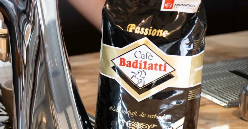 Badilatti Espresso platziert auf Kaffeezeile