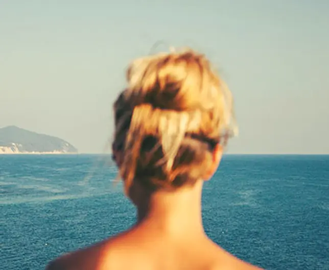 Frau am Meer Aufnahme