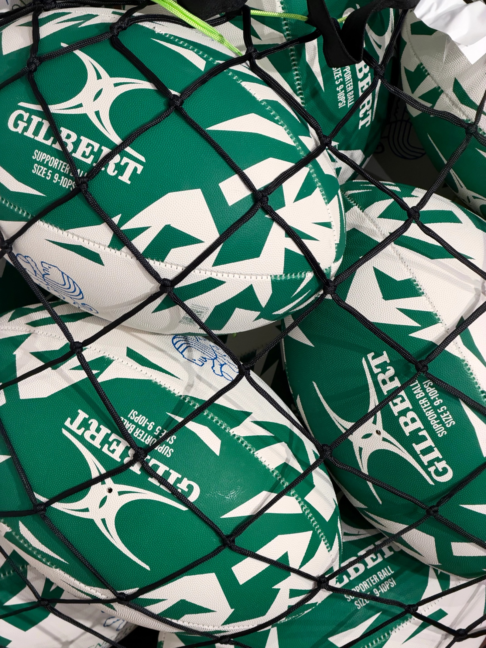 Benetton vuole farci tornare agli anni 80 con questa collezione da Rugby