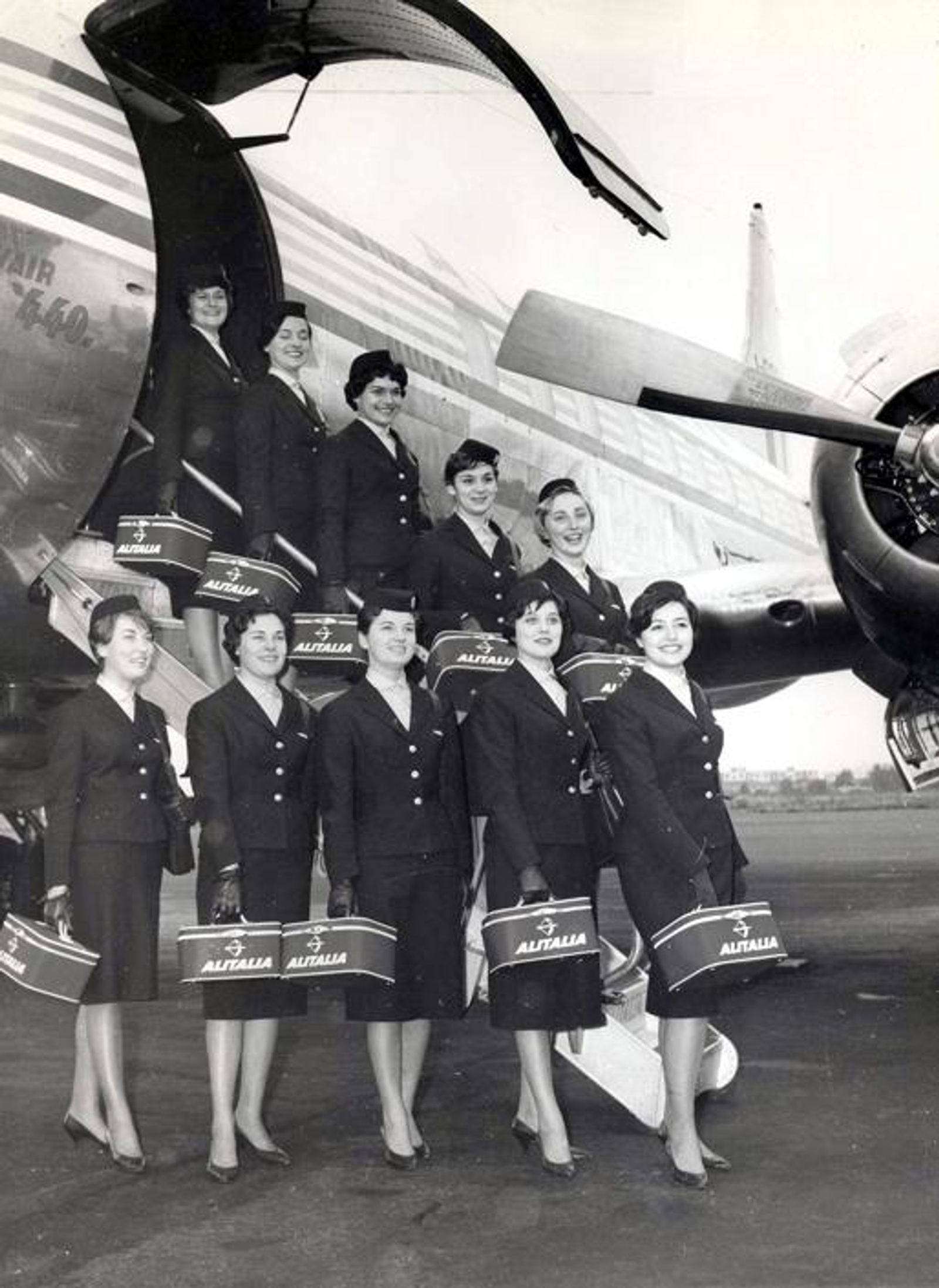 Quando Armani vestiva le hostess di Alitalia