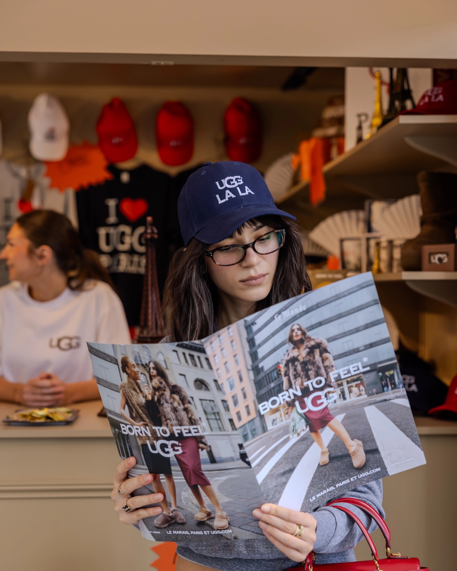 Avete presente i chioschi di Parigi? UGG® ne ha preso uno e dobbiamo andarci