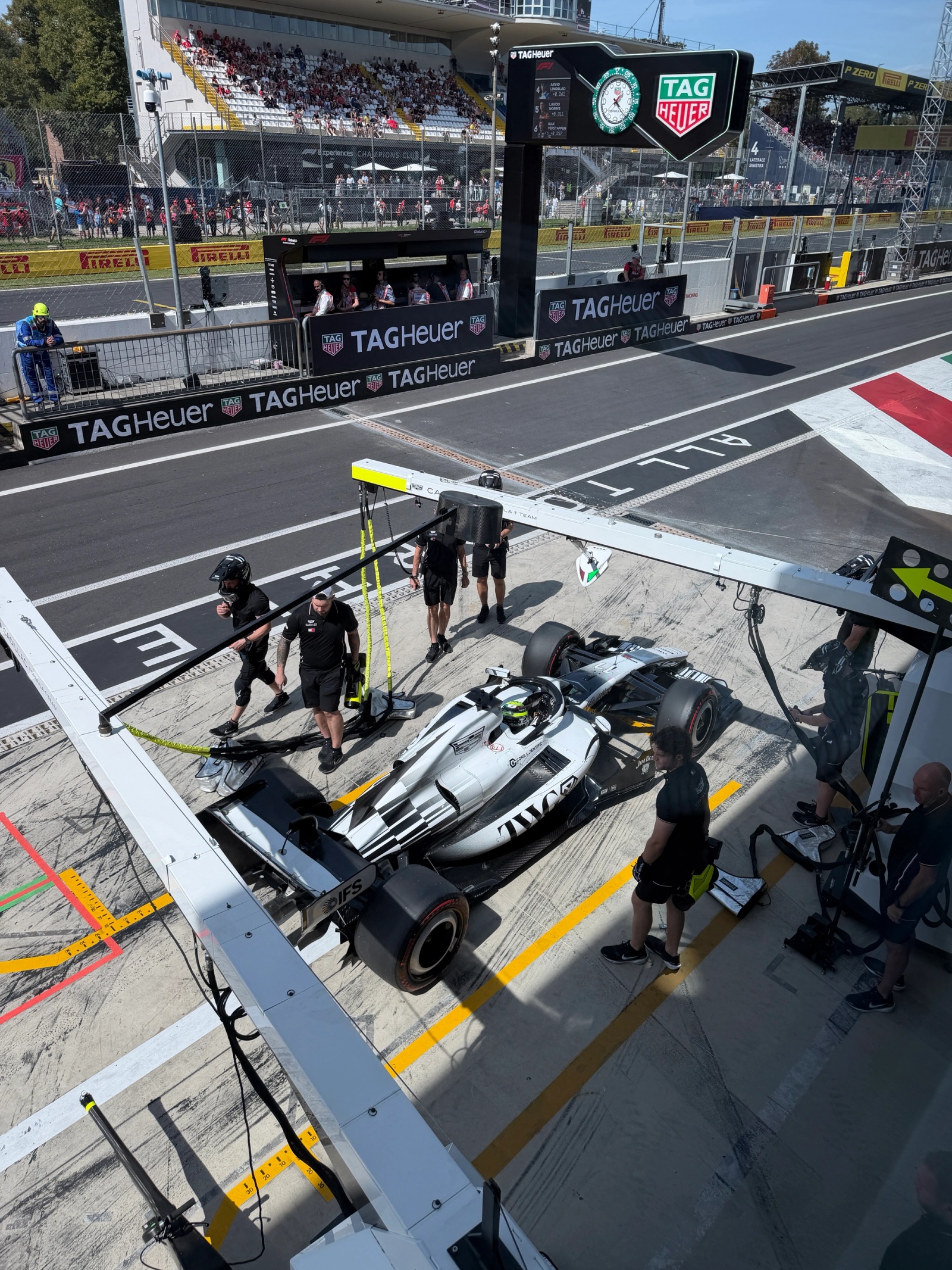Dietro le quinte del Gran Premio di Monza con Tommy Hilfiger