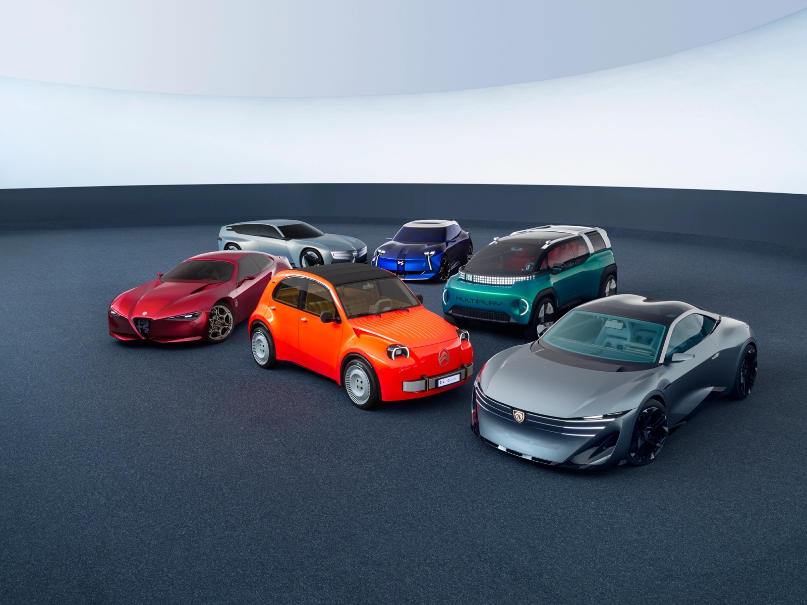 Stellantis si è presa il Paris Motor Show con sei concept car che hanno immaginato il futuro dell’auto