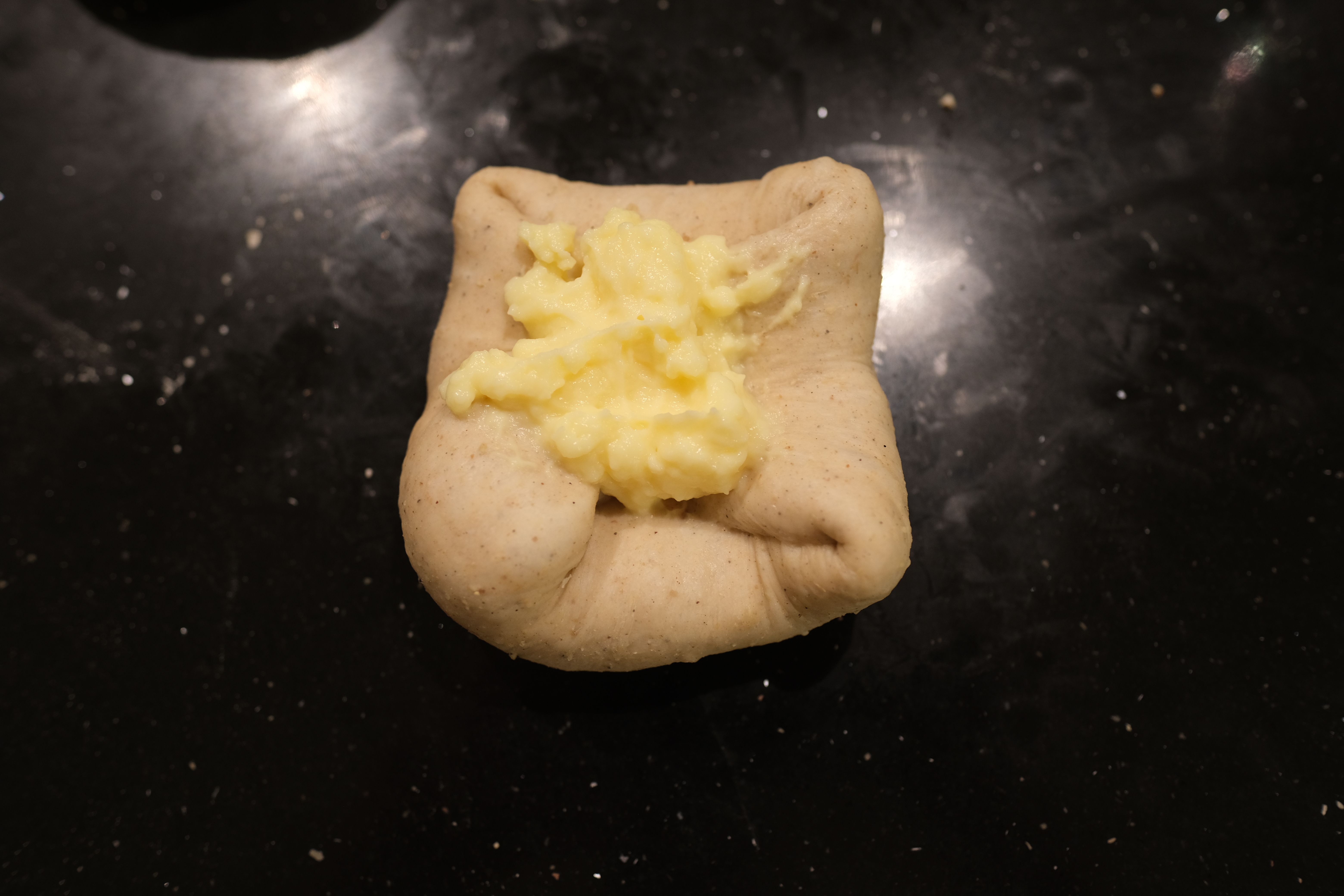 Fyll gropen med vaniljekrem