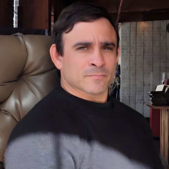 Alejandro Marquinez, Seguros O&P