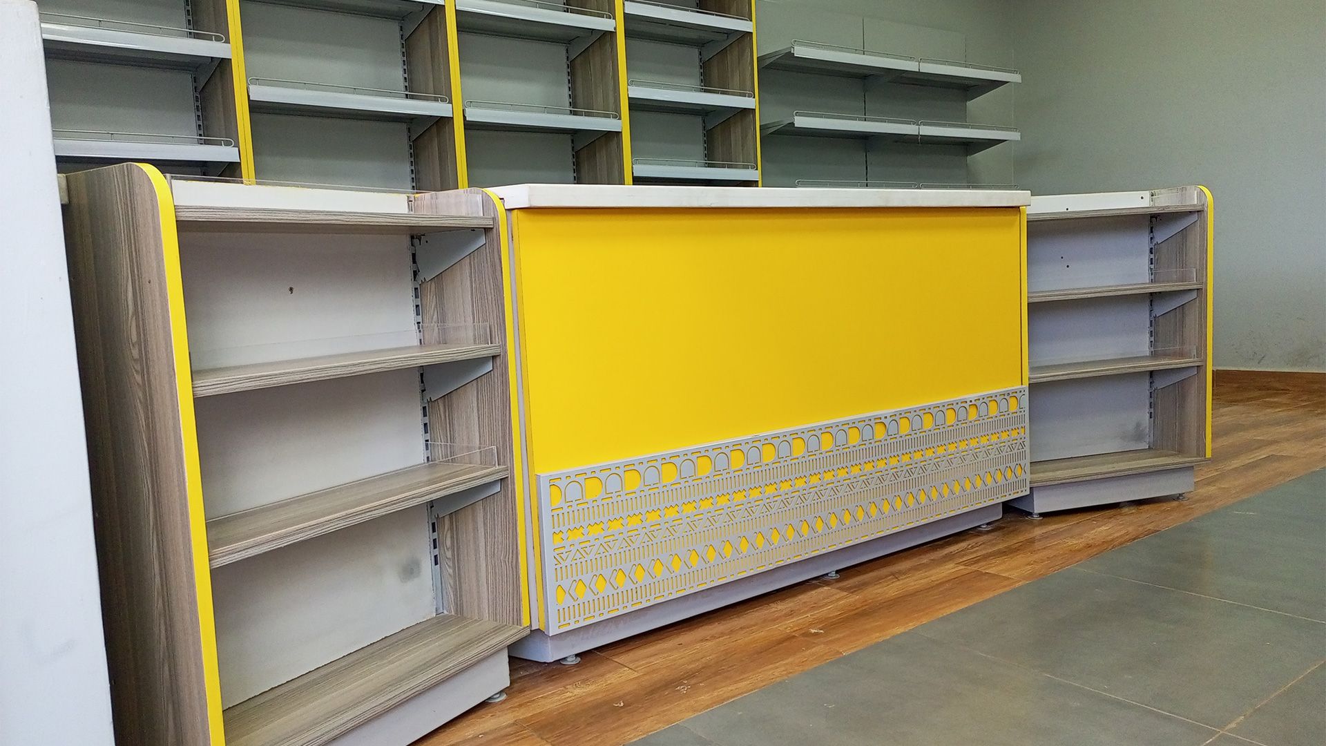 Supermarket Counters & Shelves