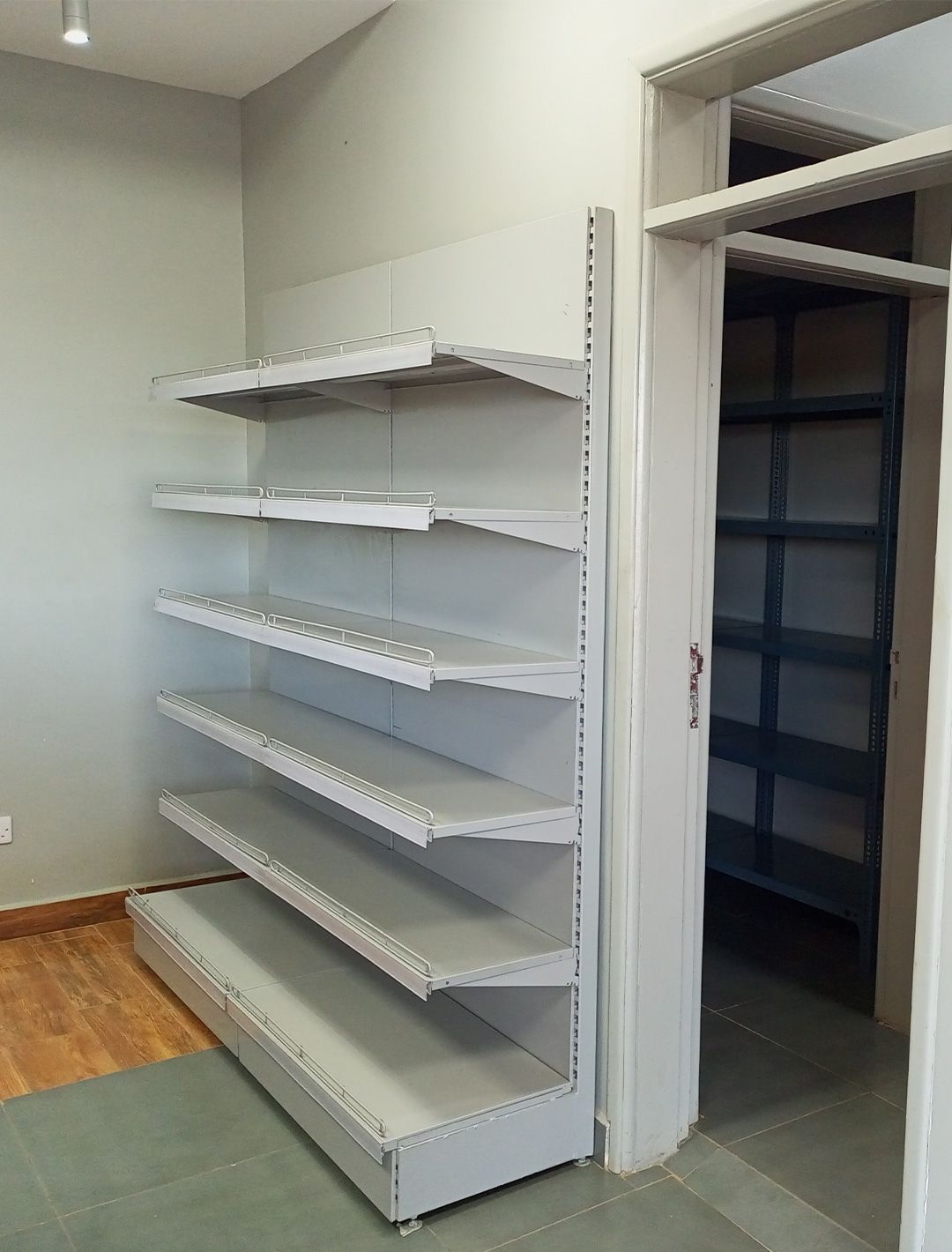 Supermarket Counters & Shelves