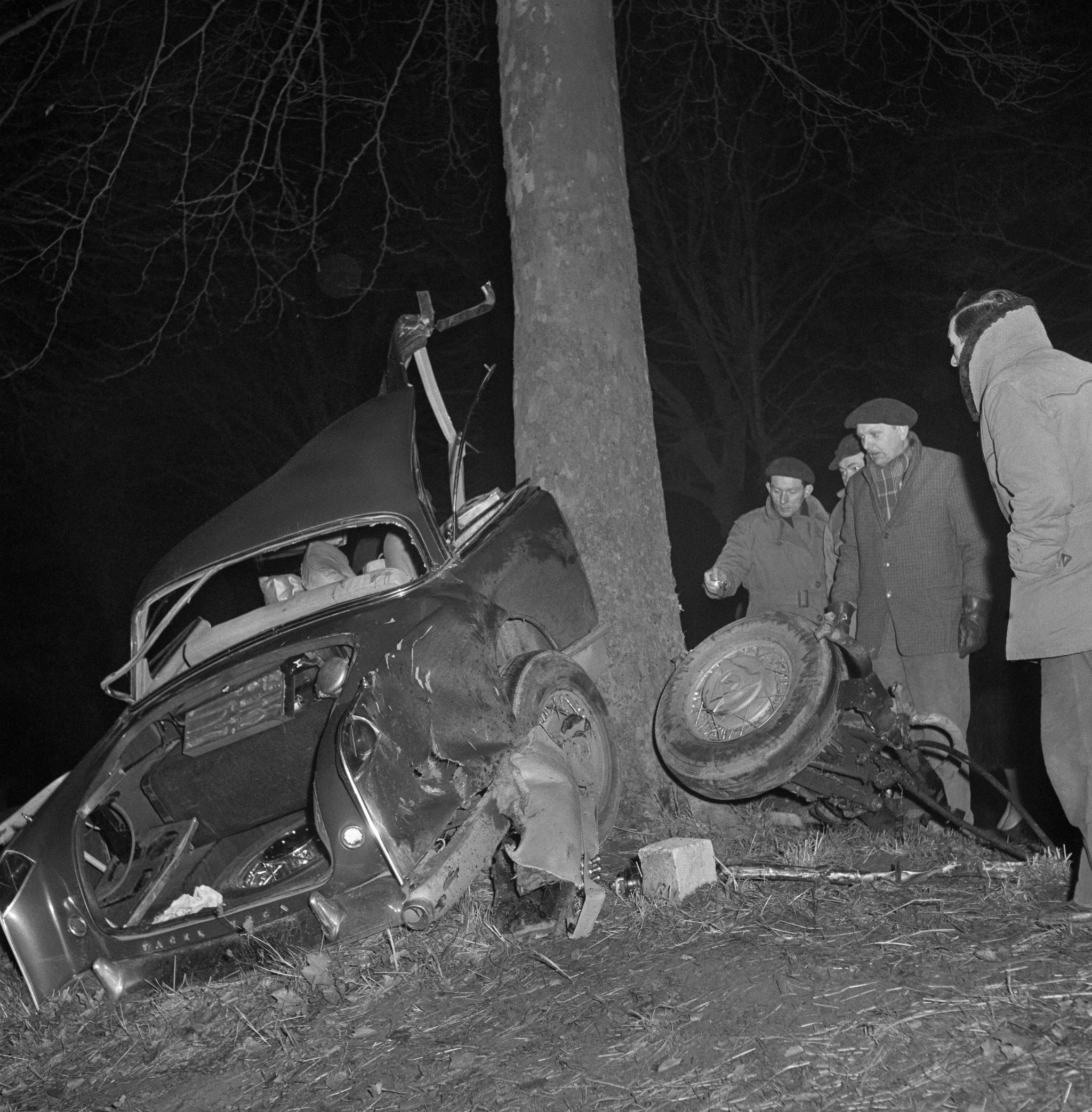 STEPHEN BAYLEY on CRASHED CARS and the DEATH OF THE MODERN ERA
