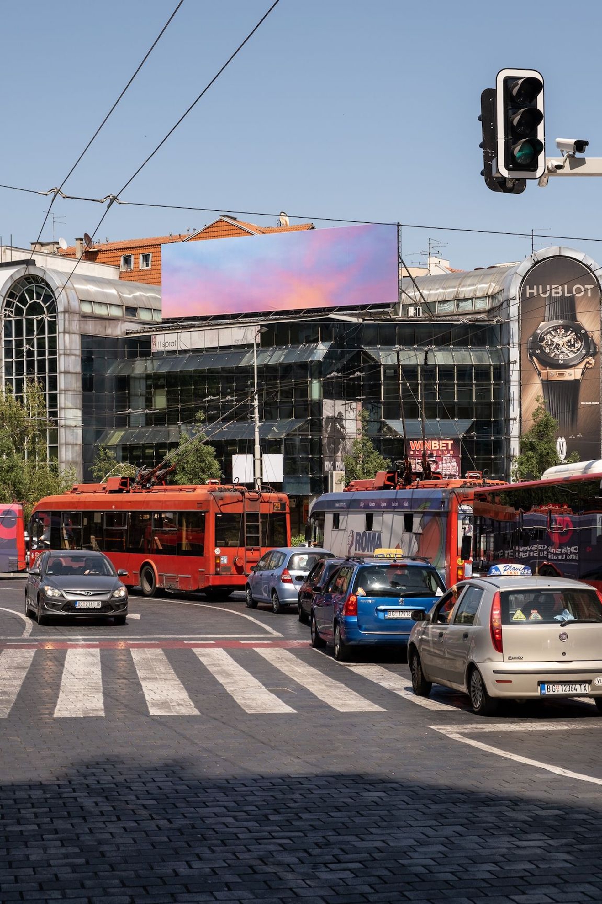 Alex Israel, Sky Backdrop Billboard, 2021. Courtesy of the artist and Almine Rech