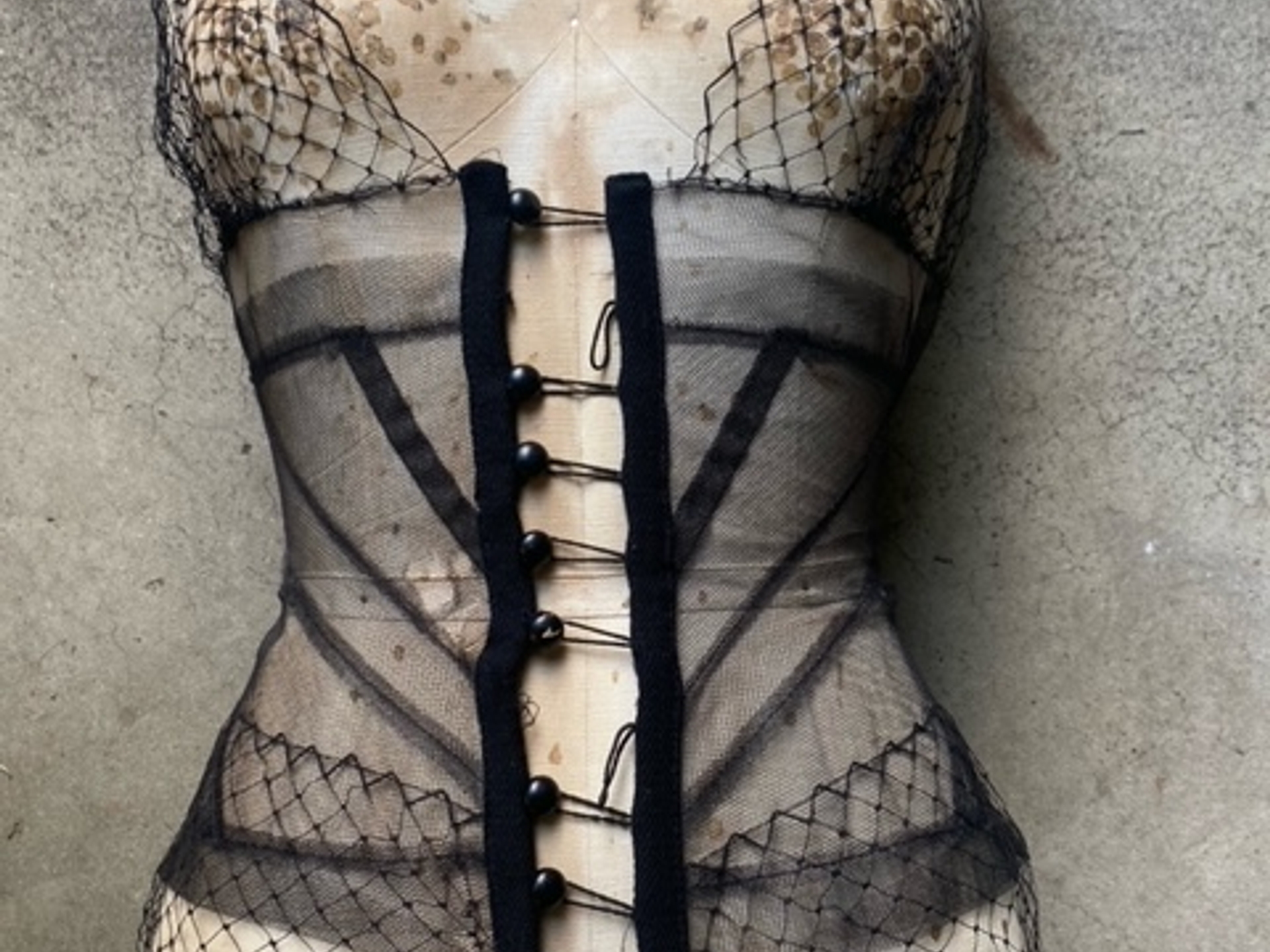 The infamous RO corset, sent over by his former fitting model Dafne 