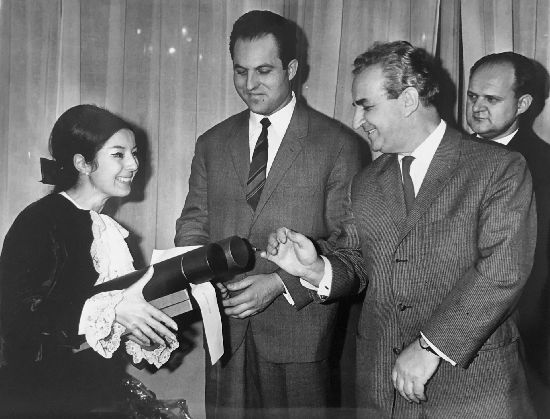 Radević accepting her Borba award, 1967