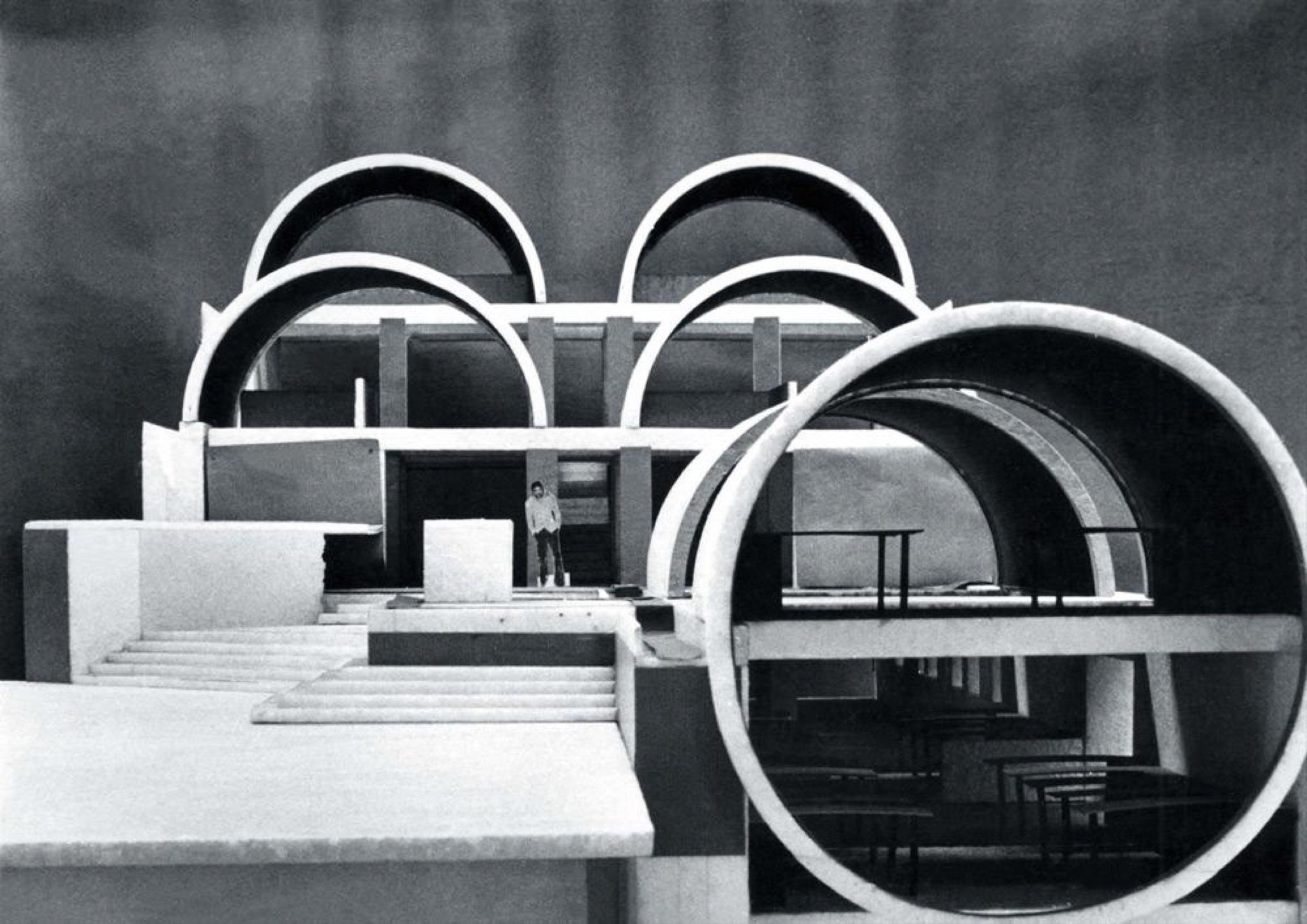 アート・デザイン・音楽 Balkrishna Doshi: Architecture for the Rest In Paradise: BALKRISHNA DOSHI (1927-2023) | 032c