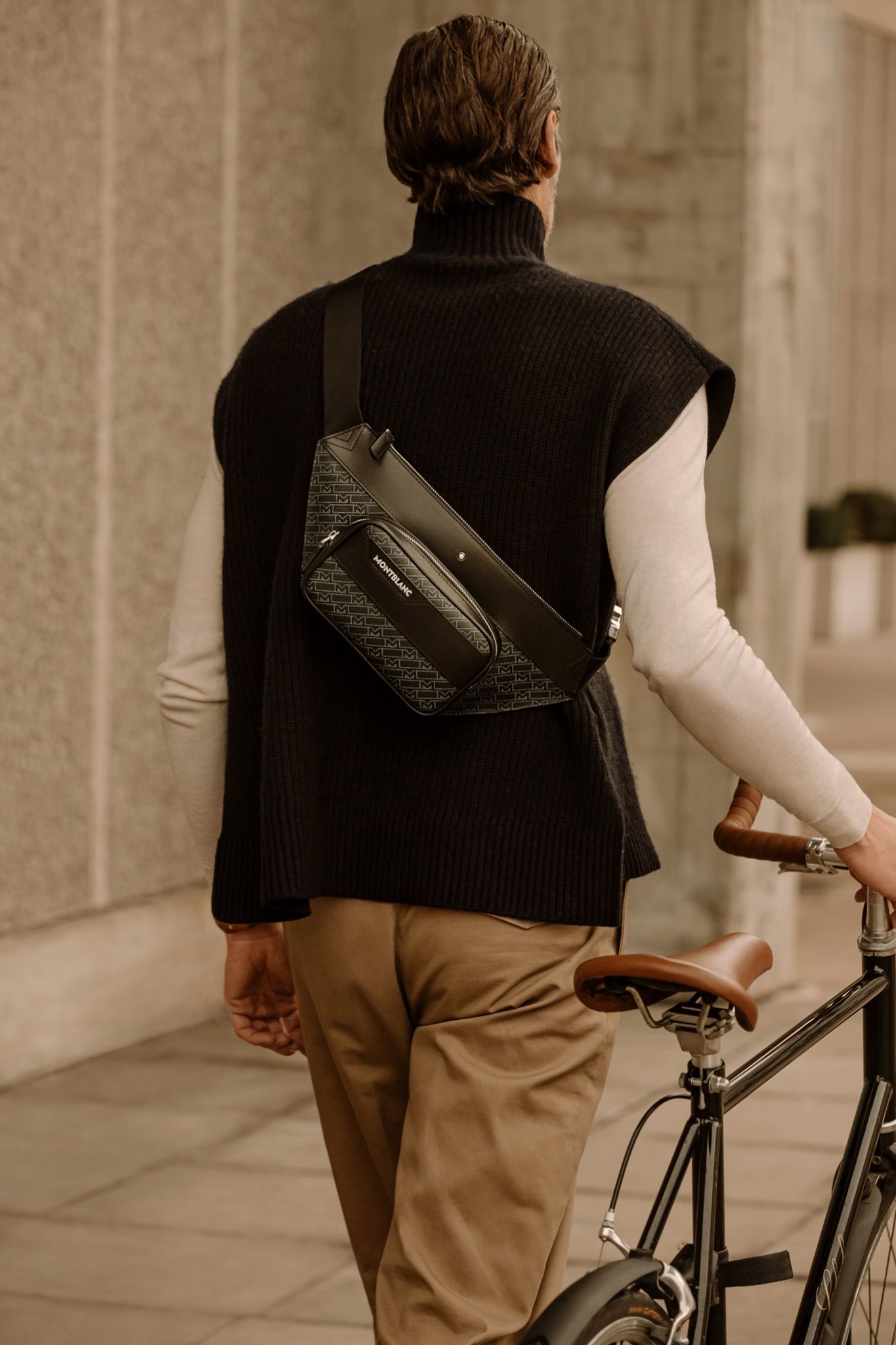 M_GRAM 4810: “Product in Movement”