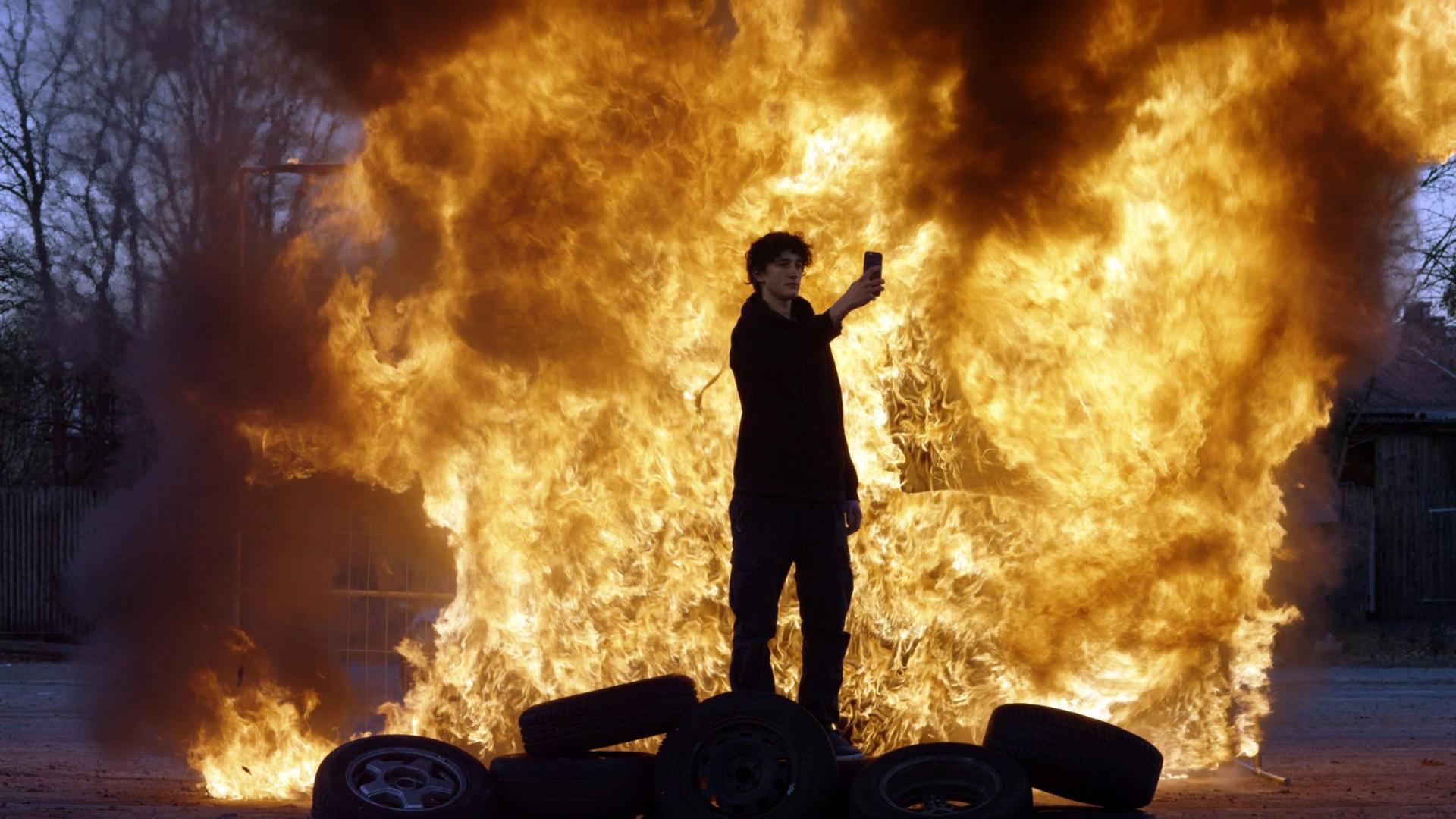 JONAS LINDSTROEM Uploads Our Fantasies in the Film TRUTH OR DARE