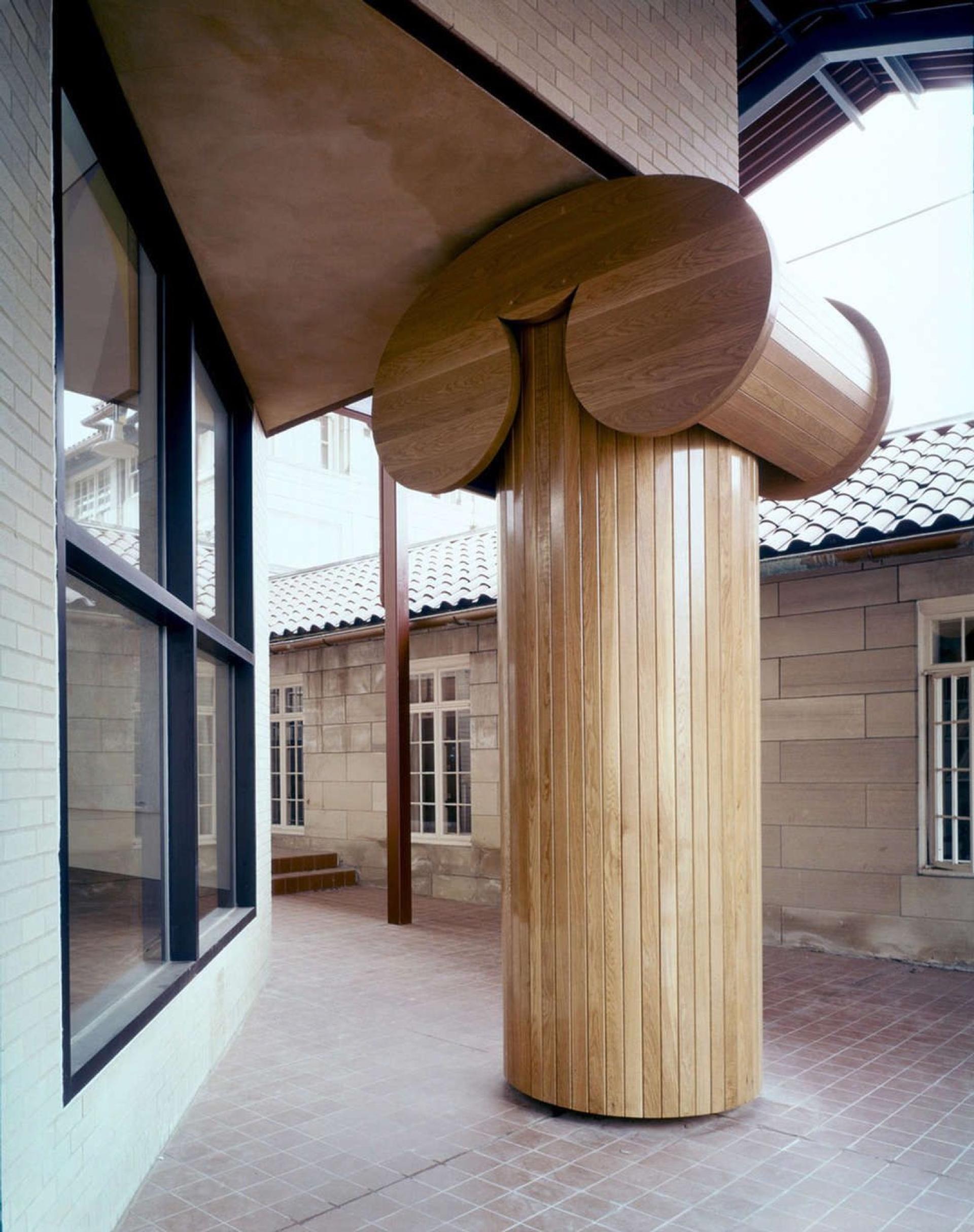 Robert Venturi, Denise Scott Brown. Column at Oberlin College, 1977.