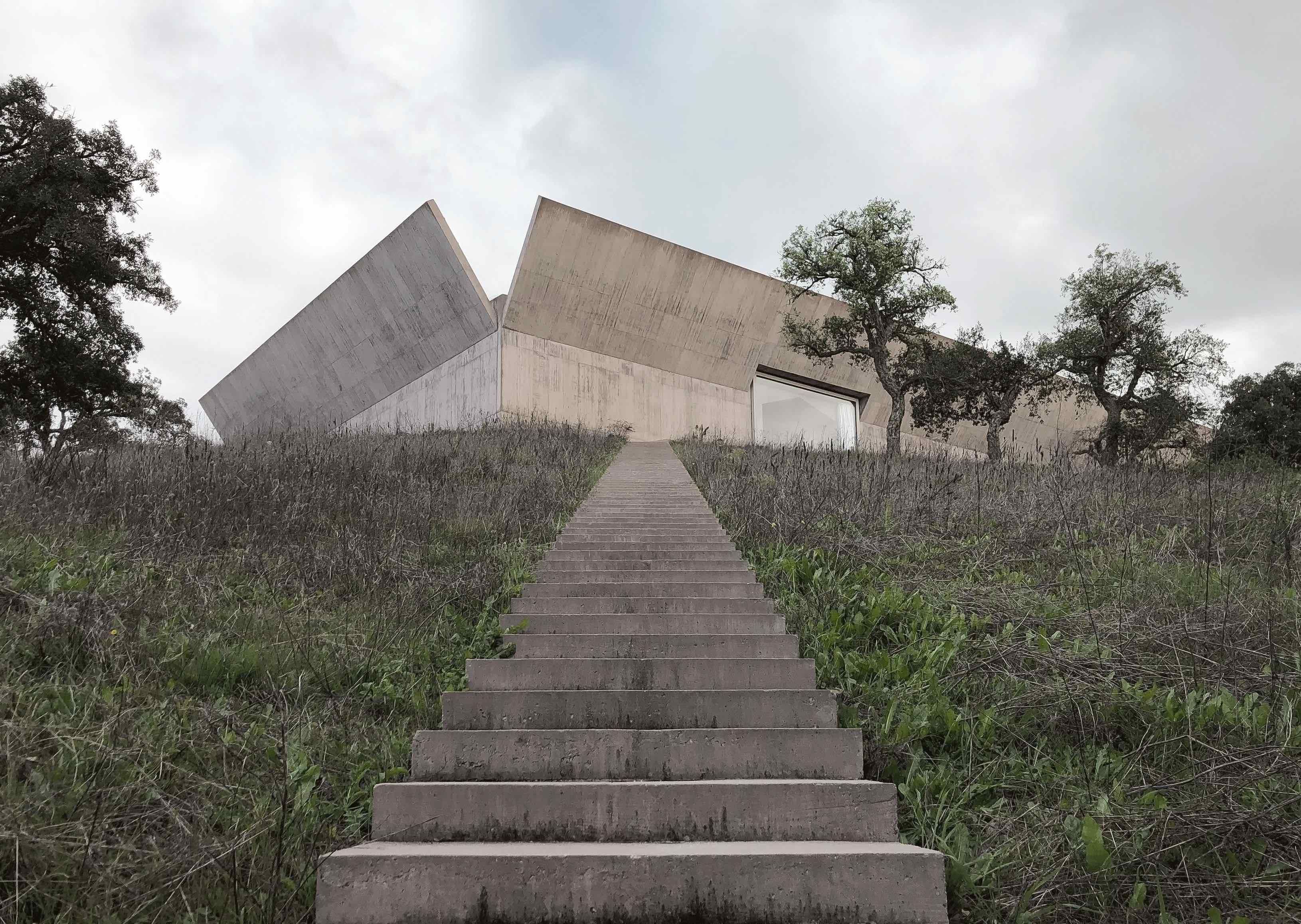 Cornered: VALERIO OGLIATI's Non-referential Architecture | 032c