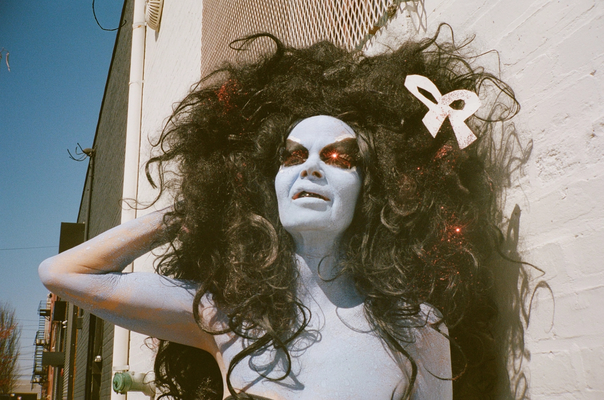 Kembra Pfahler, The Manual of Action BTS © CIRCA. Courtesy of CIRCA and Kembra Pfahler. Photo: Jasper Rischen.