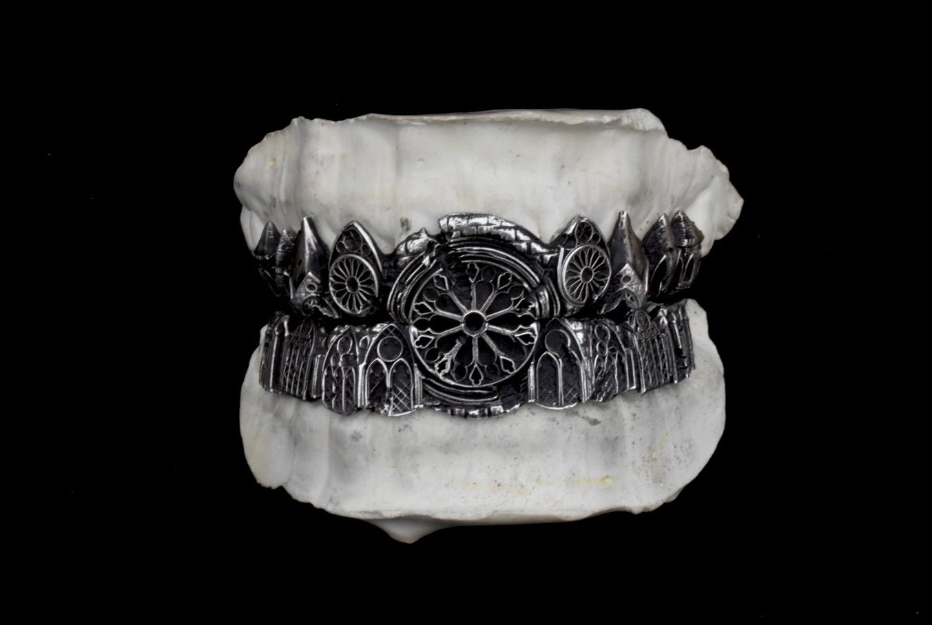 Iced Out with Grillz Artist Masahiro LaMarsh | 032c