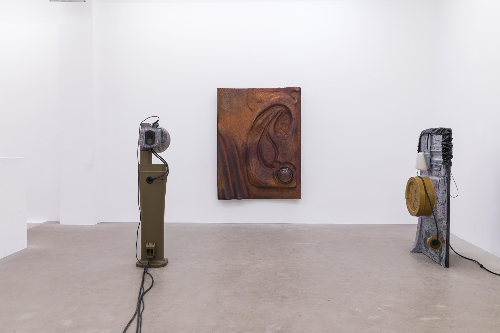 Photo: Deng Jiayun, Zona Gargantua exhibition view at Galerie Balice Hertling, 2023.