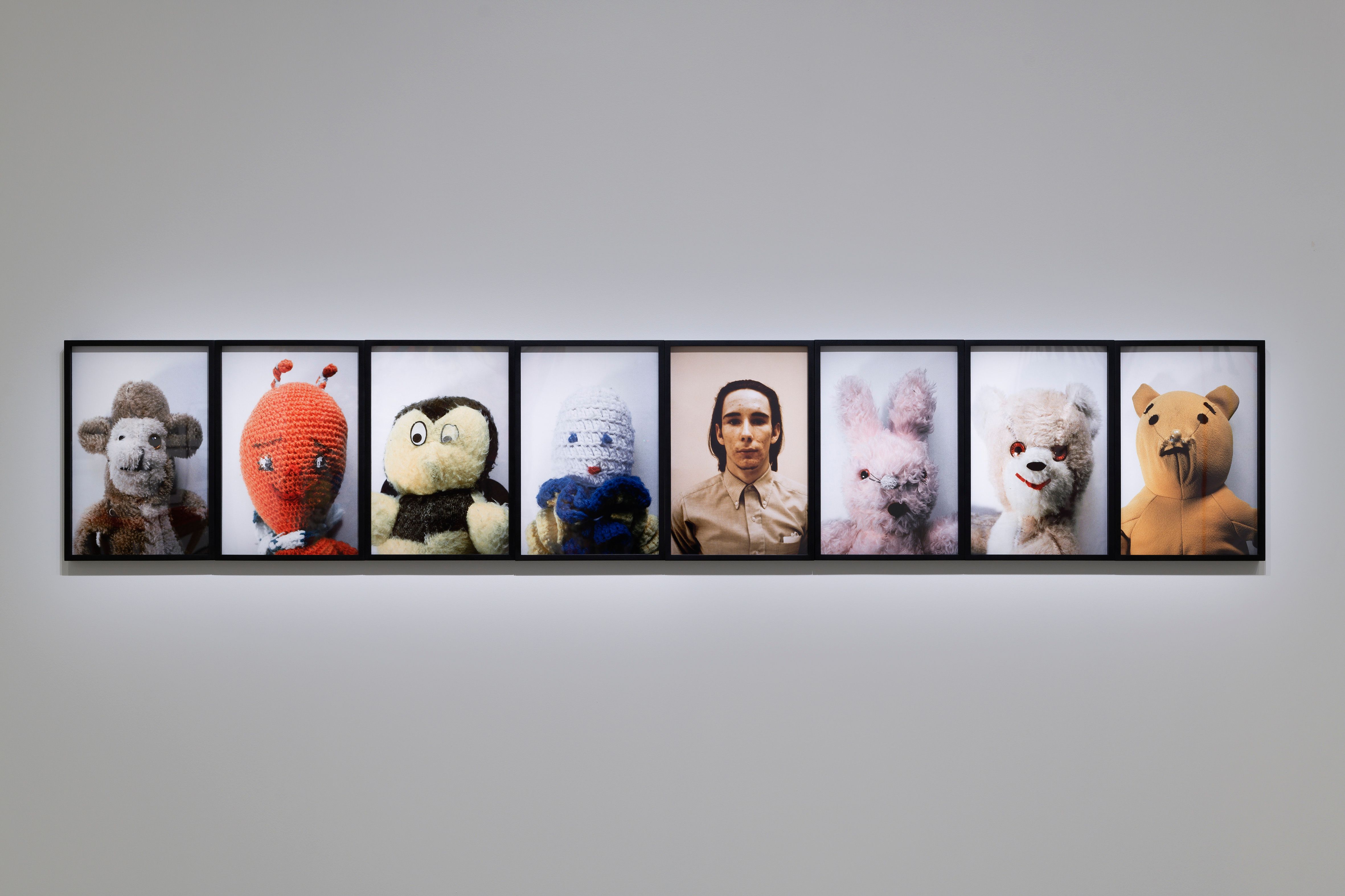 マイク・ケリー Mike Kelley アートピース Mike Kelley-切実な部分をイメージ化する｜artoday - chiaki