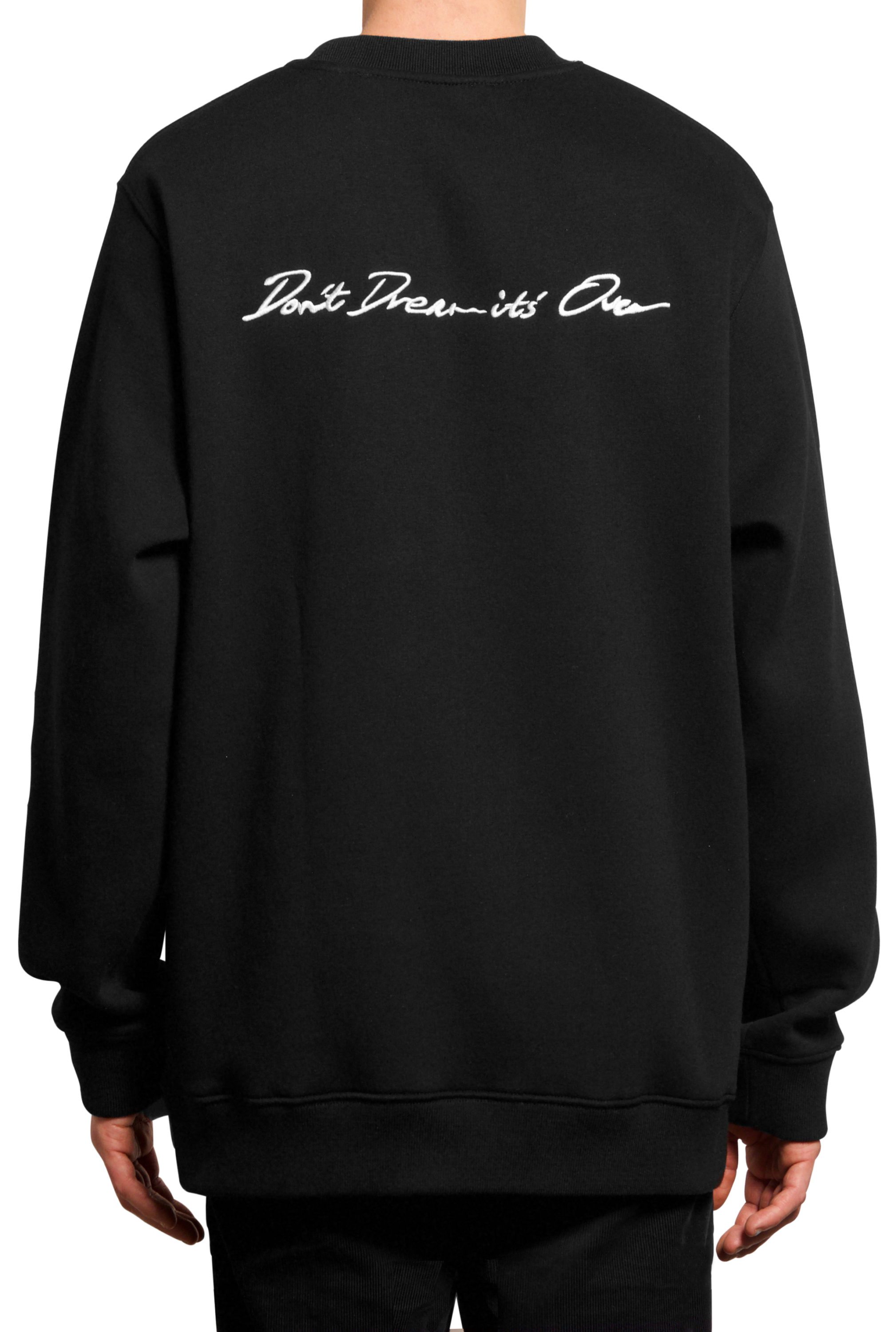 DON'T DREAM IT'S OVER” – A Resistance Sweatshirt and Cap | 032c
