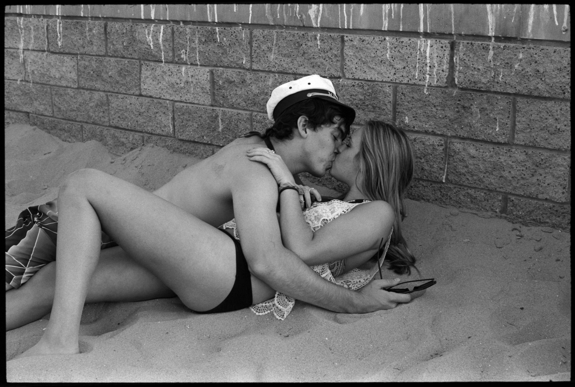 Ed Templeton, Kissing Kids, HB 2012. Courtesy of the artist and Roberts Projects, Los Angeles.