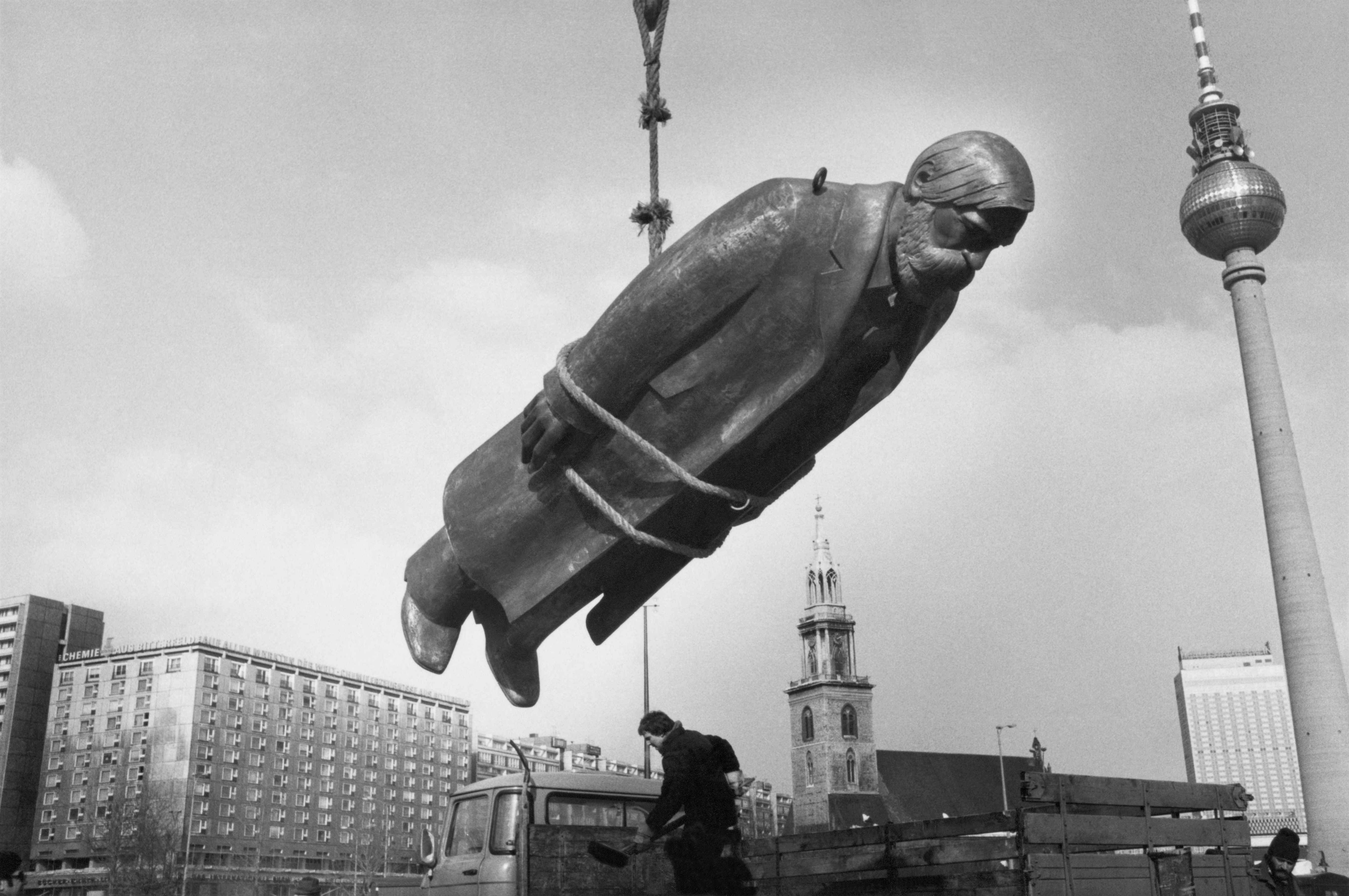 Berlin Theorie: Cloutist and Classist