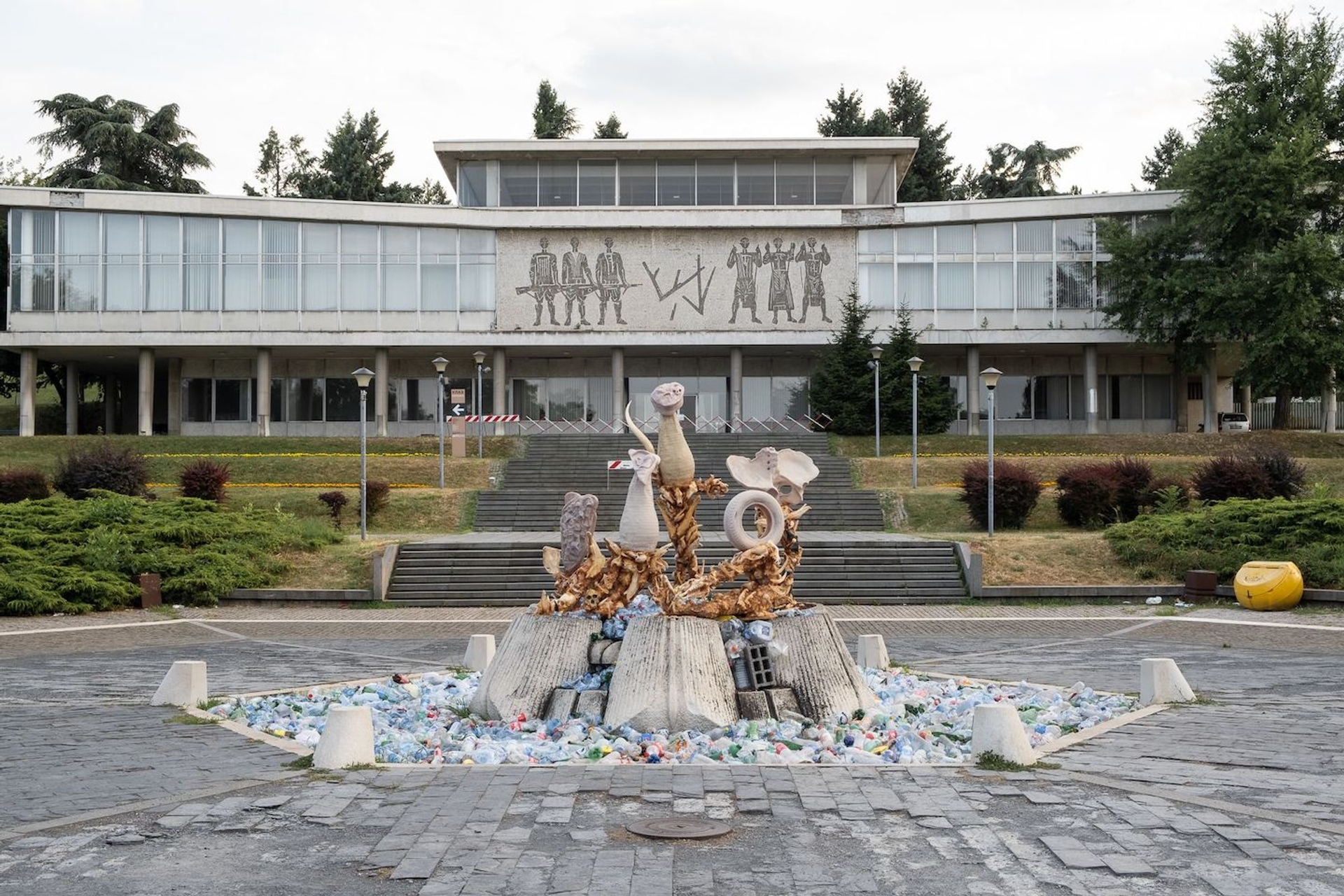 Max Hooper Schneider, That Which Blossoms Within the Pavillion Neither In the Sky Nor On Earth (The Veela), 2021. Courtesy of Maureen Paley, London and High Art, Paris
