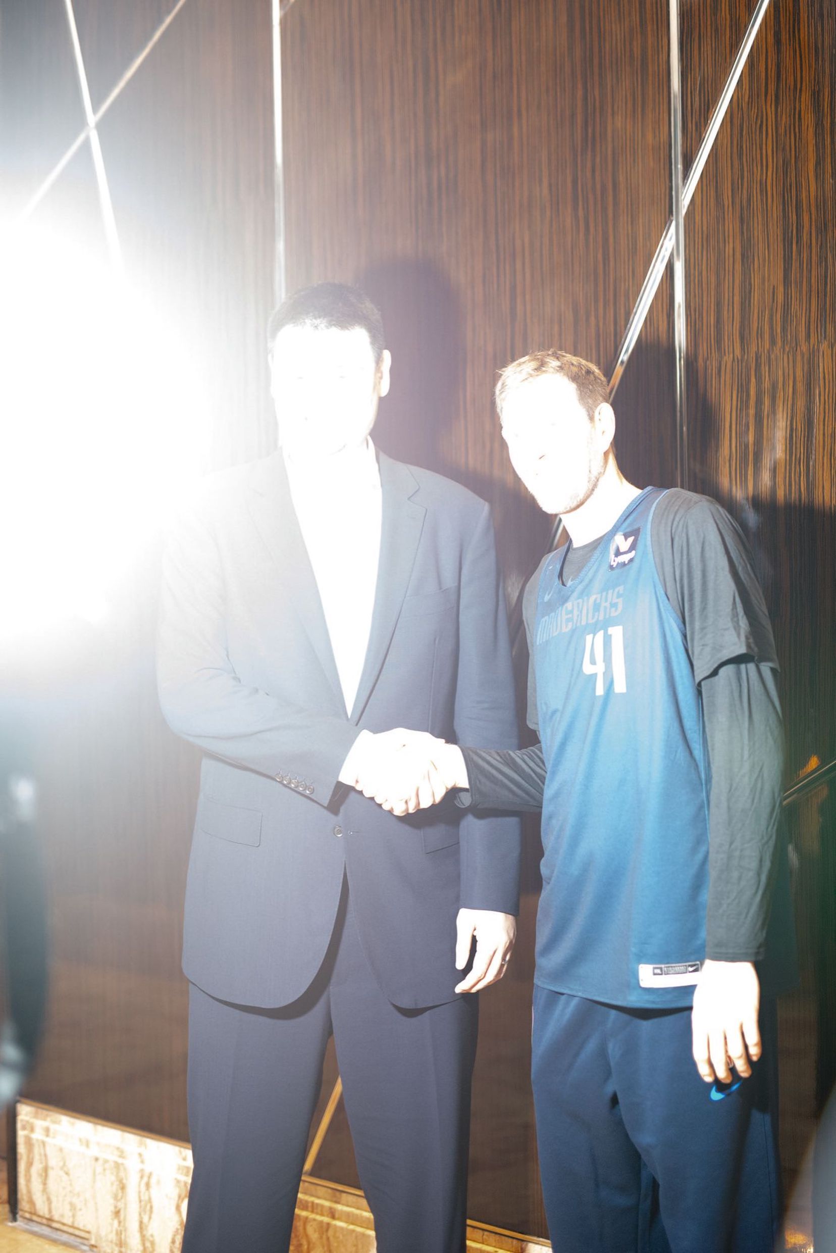 TOBIAS ZIELONY: Photographing the Great Nowitzki