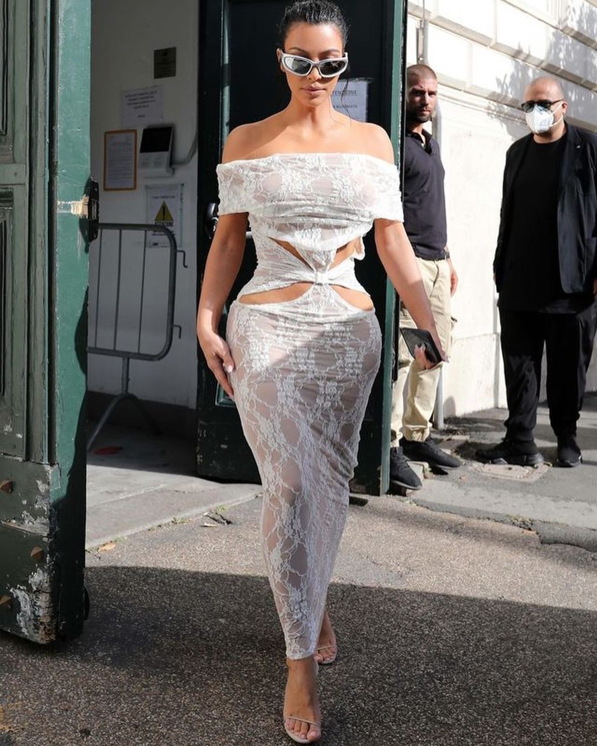 Kim Kardashian, courtesy @barragan