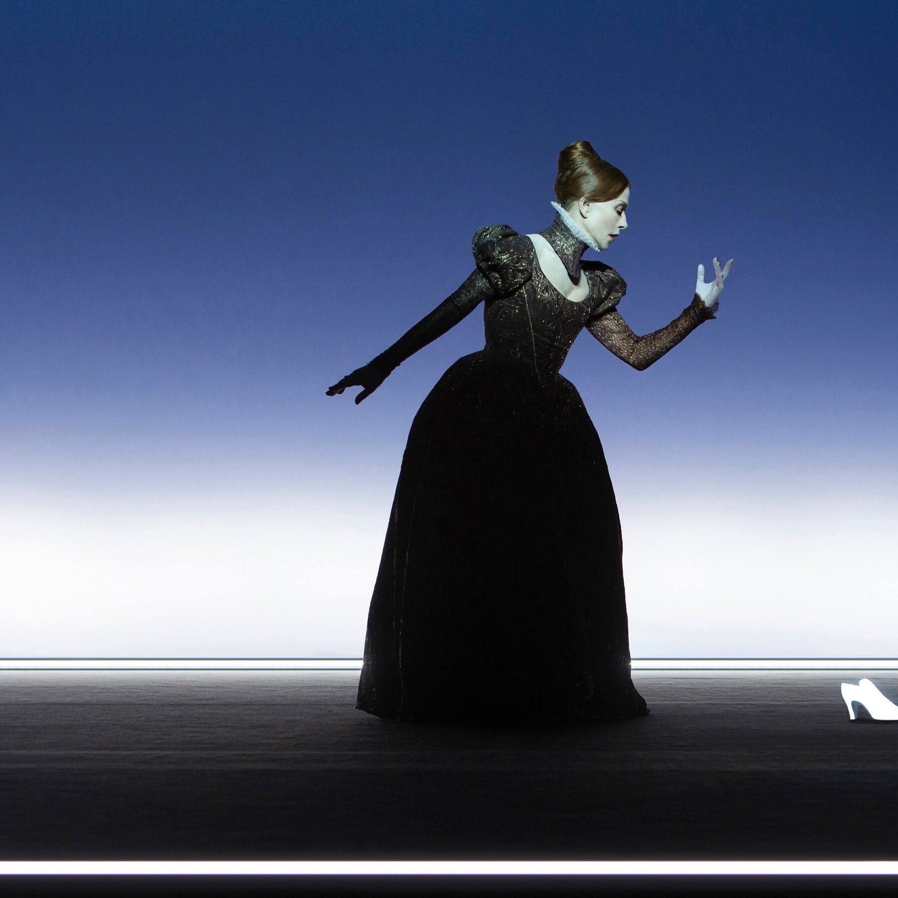 Isabelle Huppert in Mary Said What She Said by Robert Wilson. Photo: Lucie Jansch.