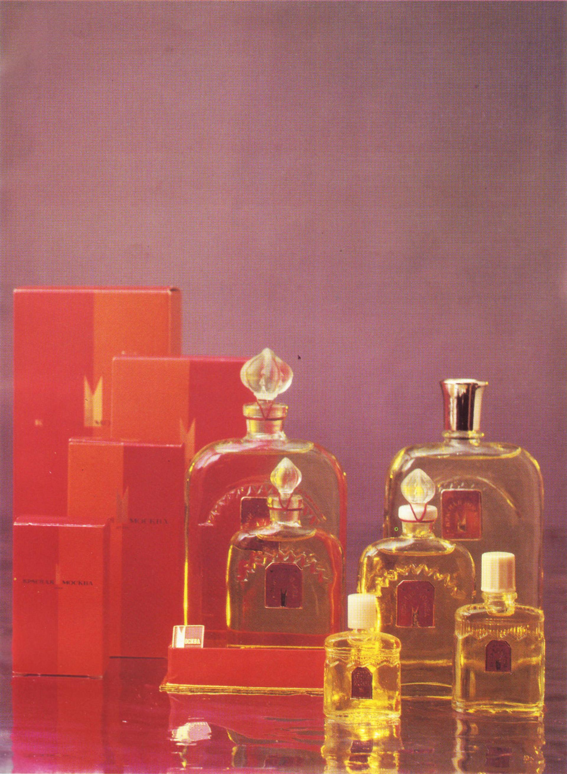 CHANEL No 5, RED MOSCOW, AND THE SCENT OF TOTALITARIANISM 
