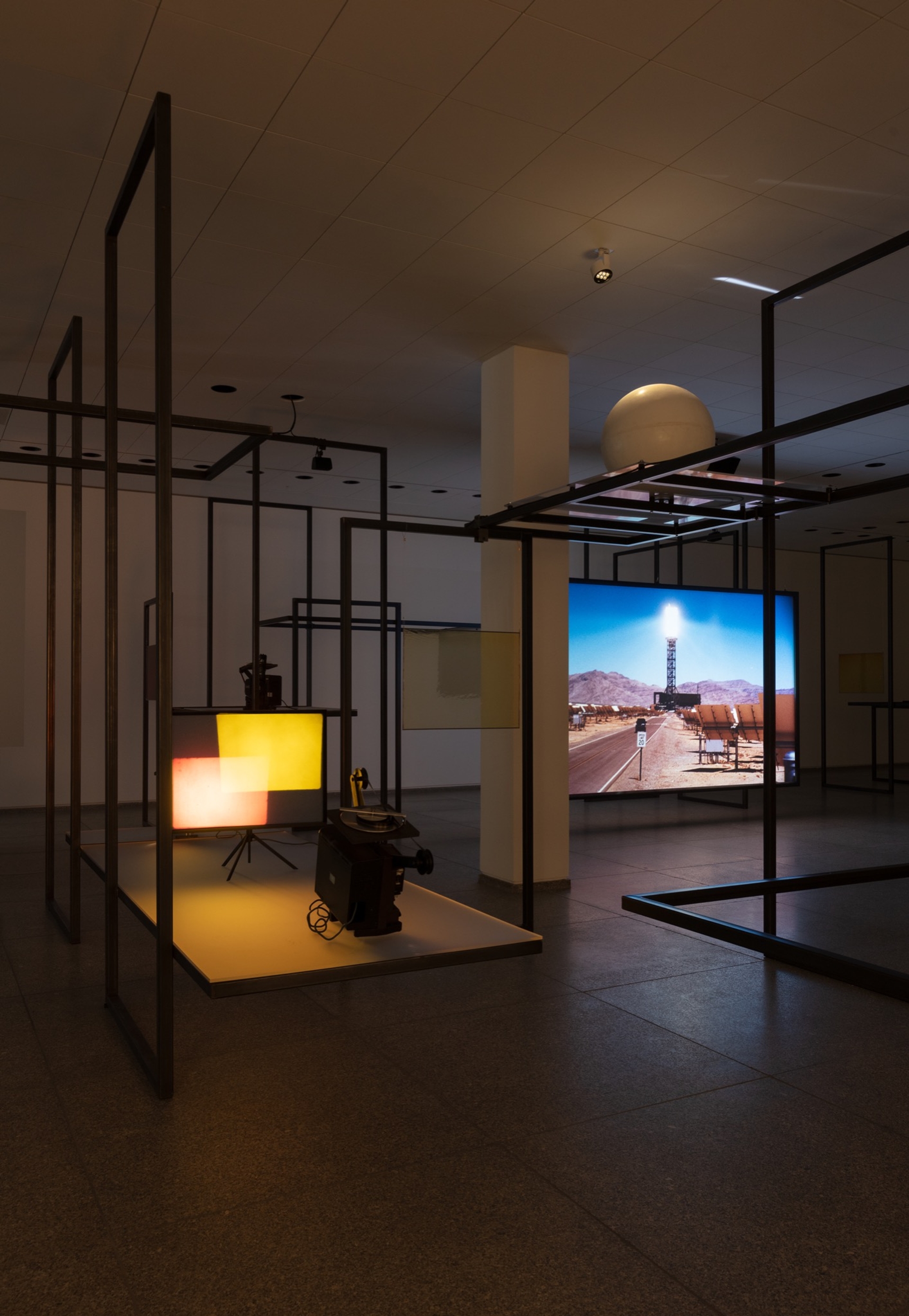 Exhibition view: Rosa Barba: In a Perpetual Now, Neue Nationalgalerie, Berlin, 2021 Courtesy the artist and Esther Schipper, Berlin © Rosa Barba / VG Bild-Kunst, Bonn, 2021 Photo © Andrea Rossetti