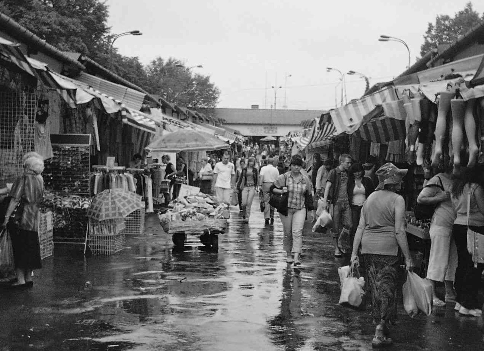 The Black Marketeers of the Bahnhof Zoo