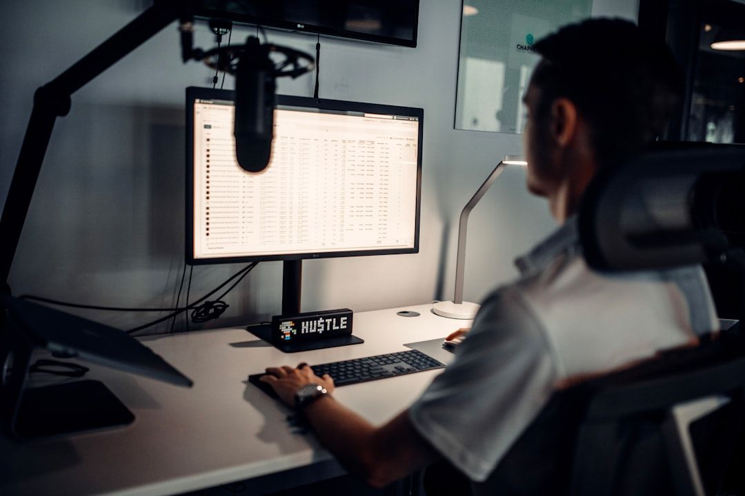Tim studio siap membantu creator sebelum sesi rekaman