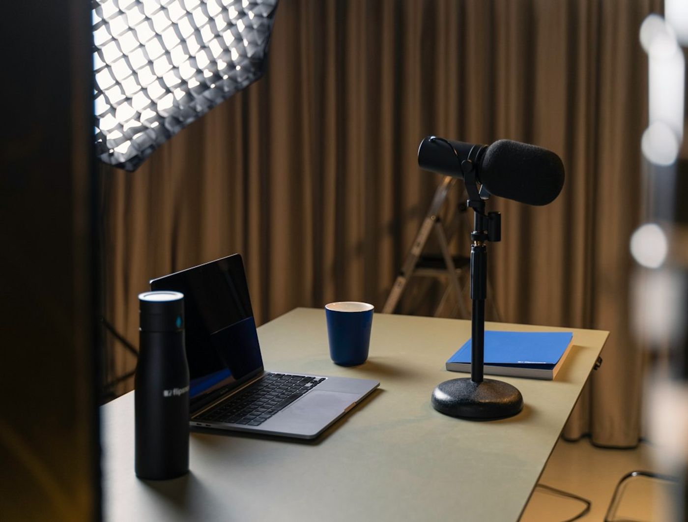 Perbandingan paket studio podcast di Gading Serpong Tangerang