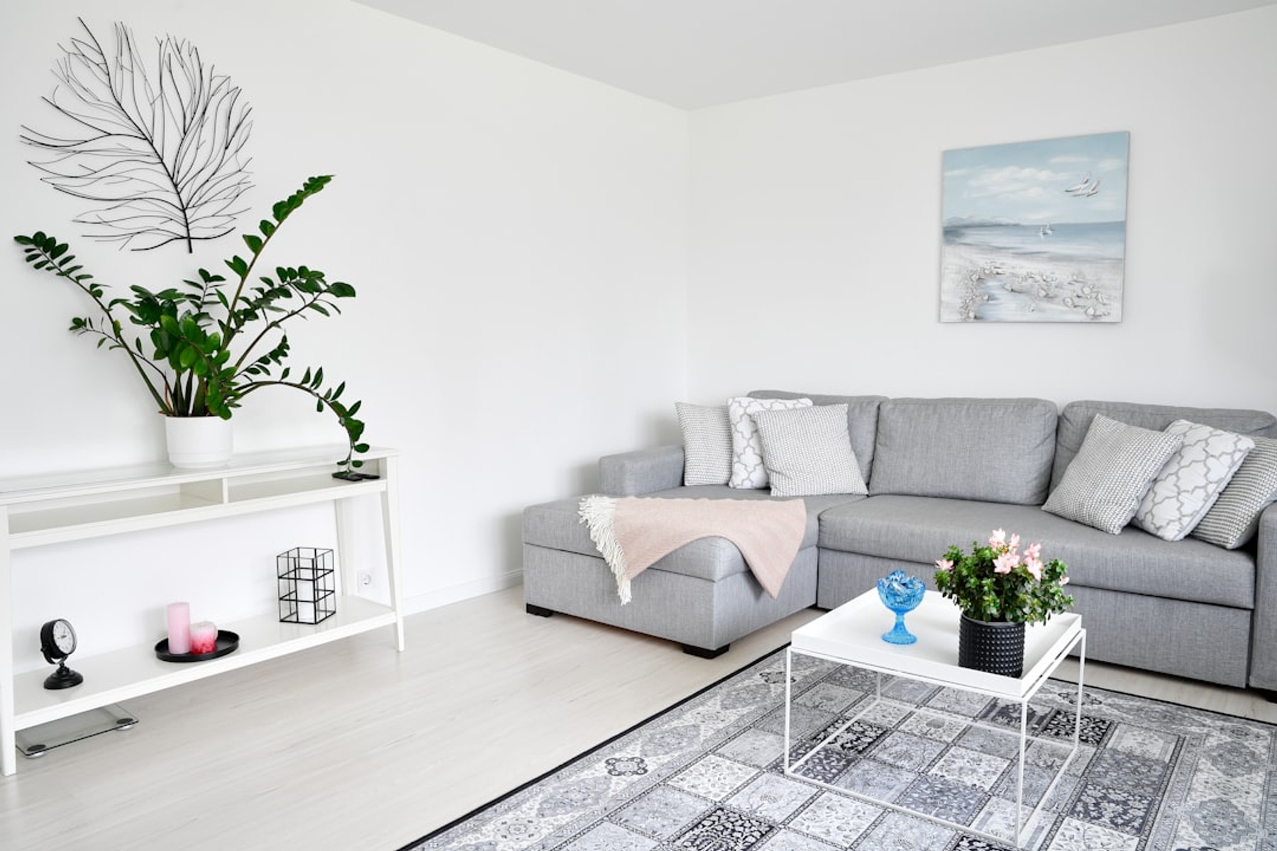 Hemstädning med småbarn hemma: vad du borde prioritera