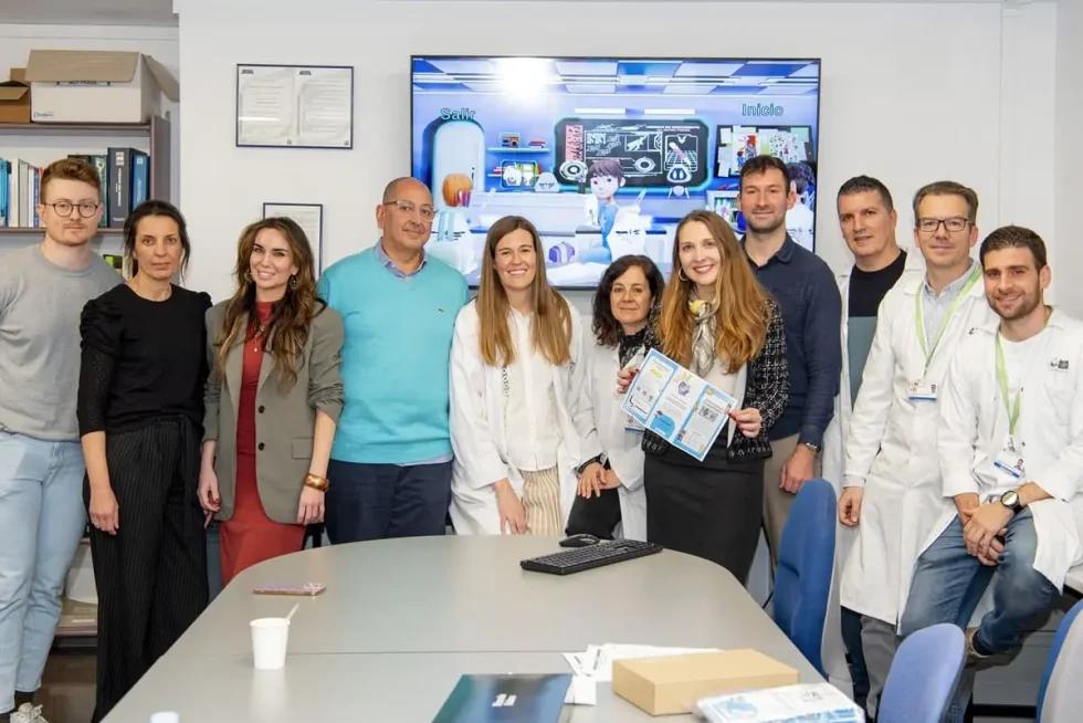 The Fharmaverso team — hospital pharmacists together with MetaMedicsVR — presenting the platform.