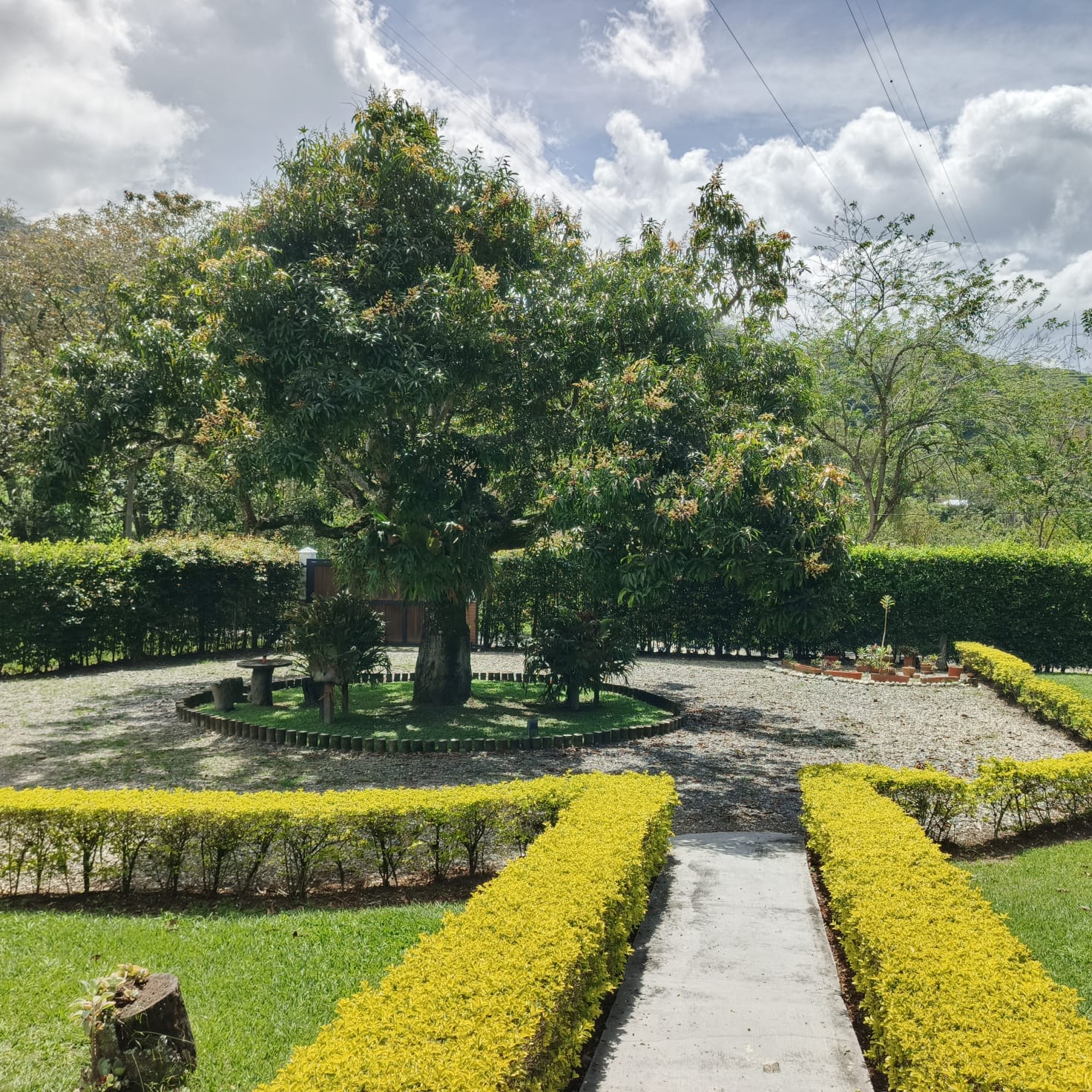 Casa Finca de Un Solo Nivel en Girardota con Jacuzzi y Kiosko