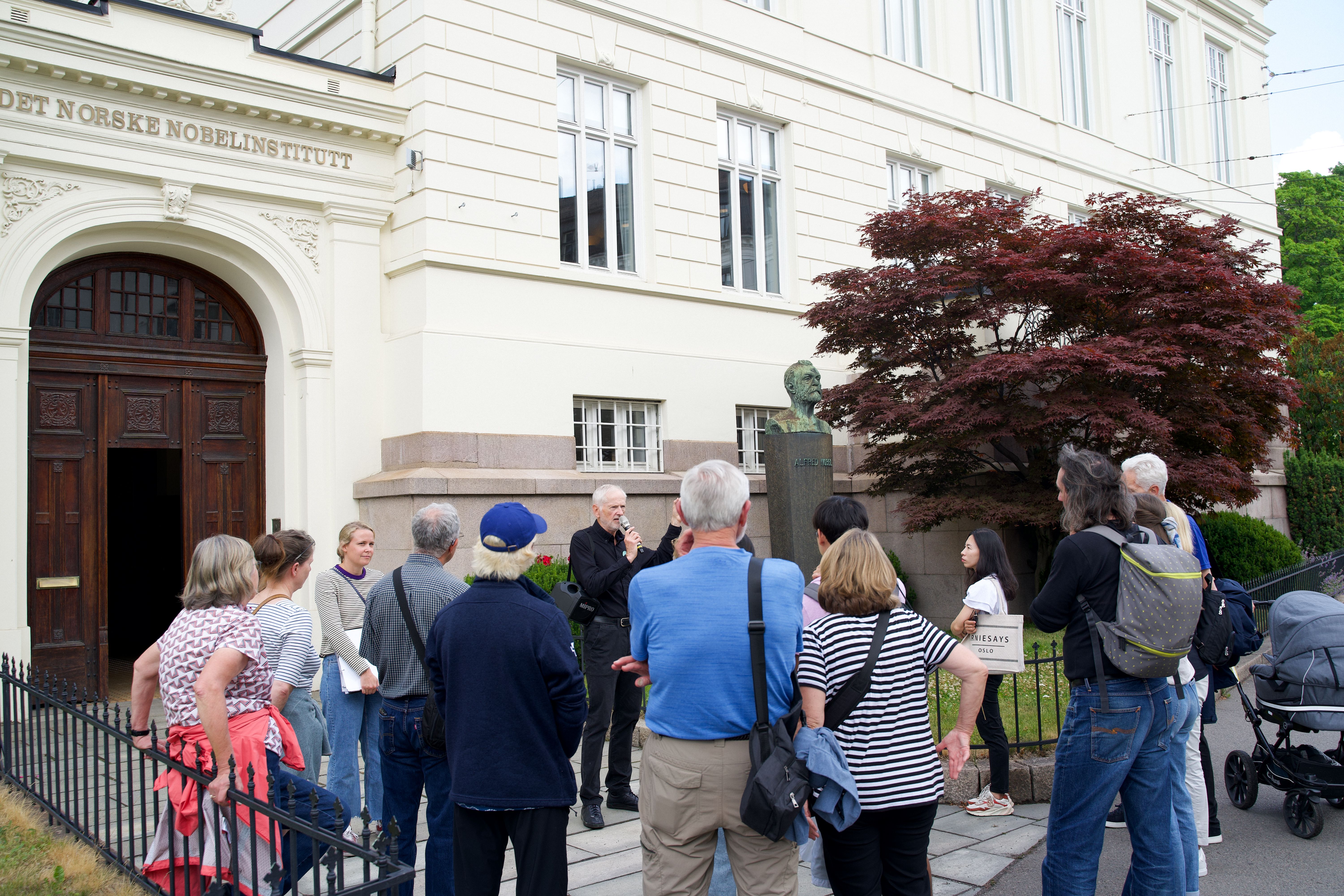 The guided walk in front of the Nobel institute.