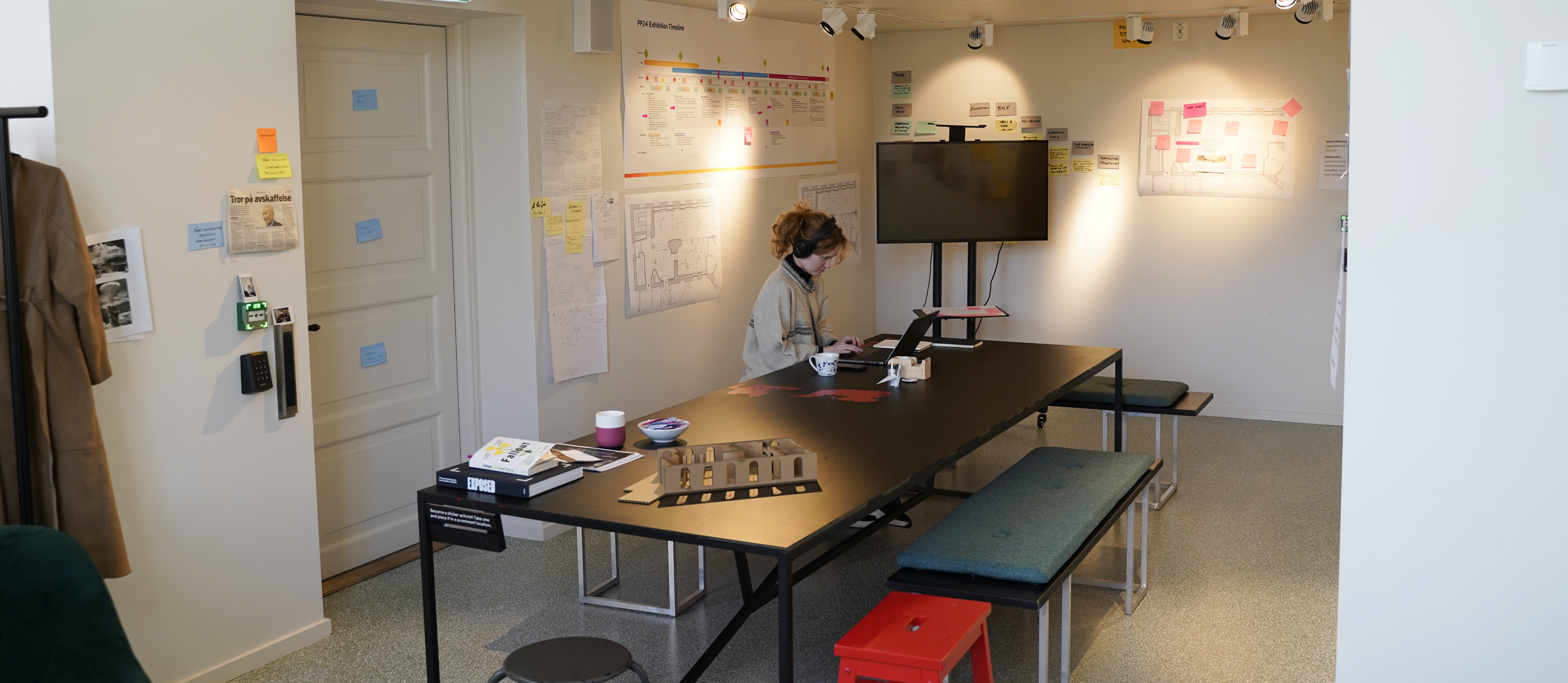 Fra fredsprisutstillingens arbeidsrom