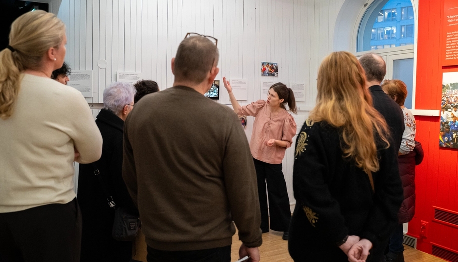 guided tour in the peace prize exhibition