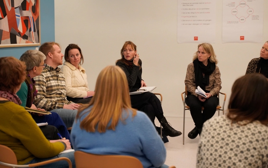 people who talk in a circle