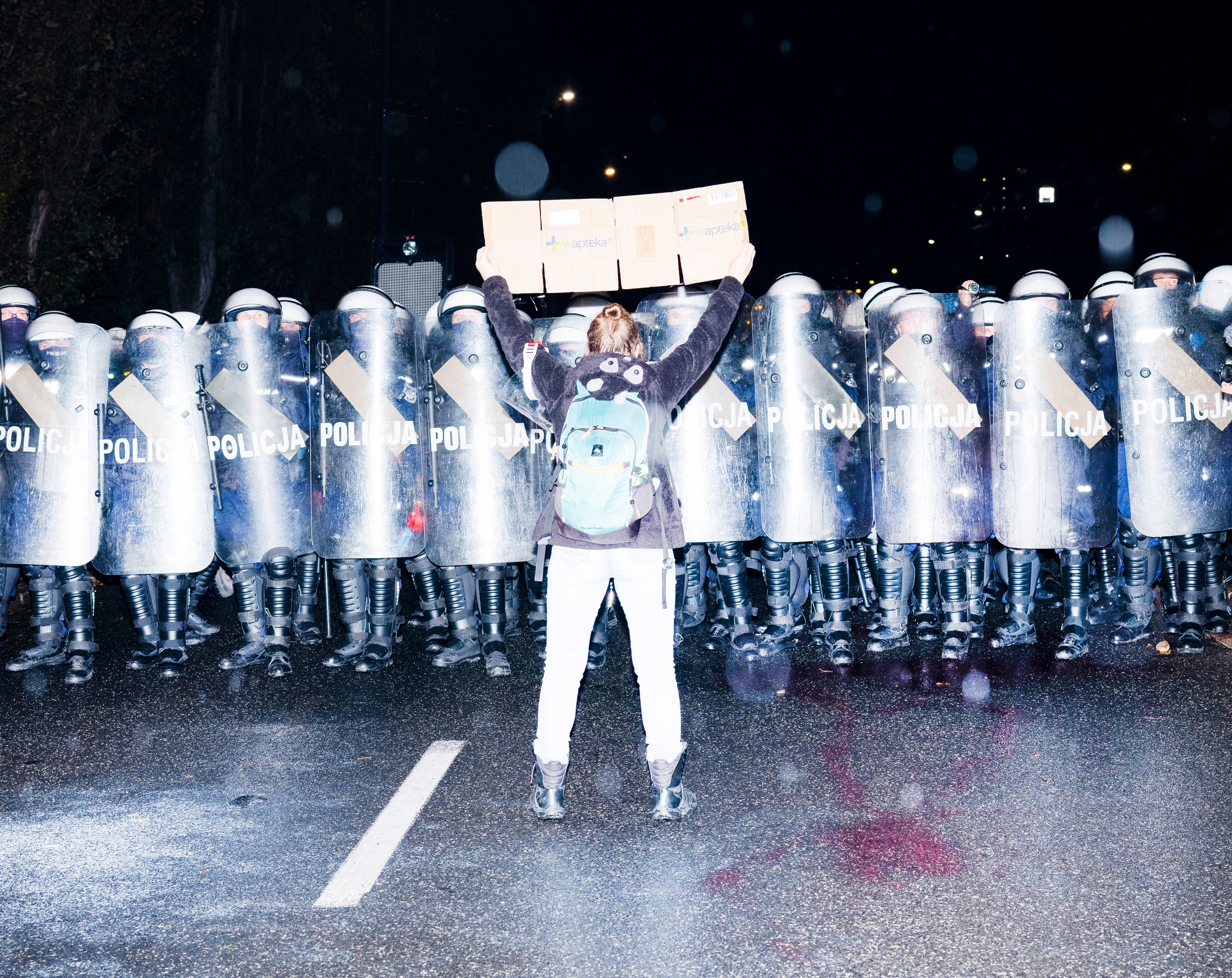 Protestor for pro-choice and police block