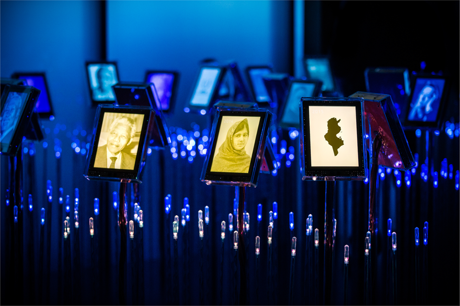 utstillingen nobels hage, innholder bilder av fredsprisvinnerne.