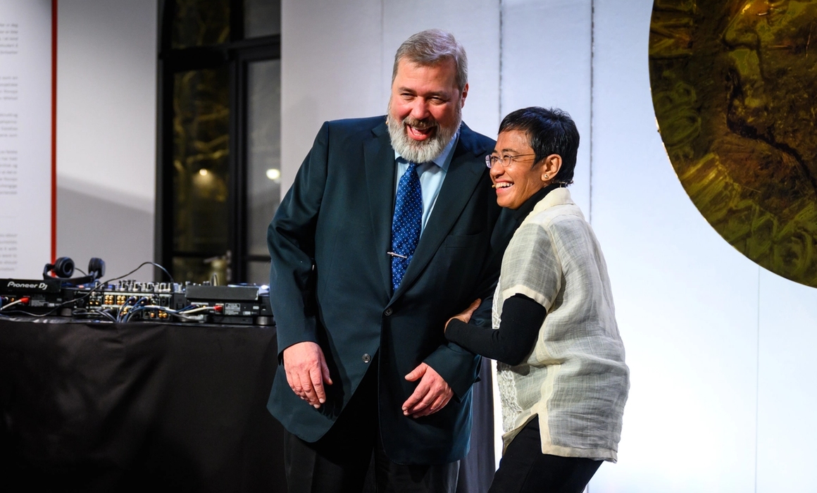 fredsprisvinnerne på scenen