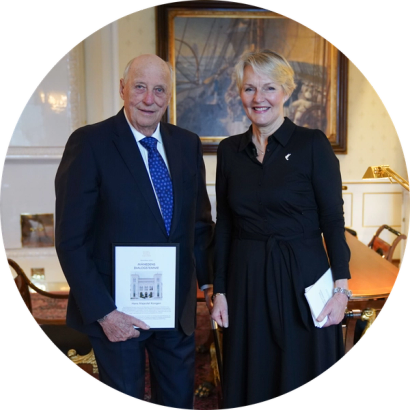 Hans Majestet Kongen og Kjersti Fløgstad