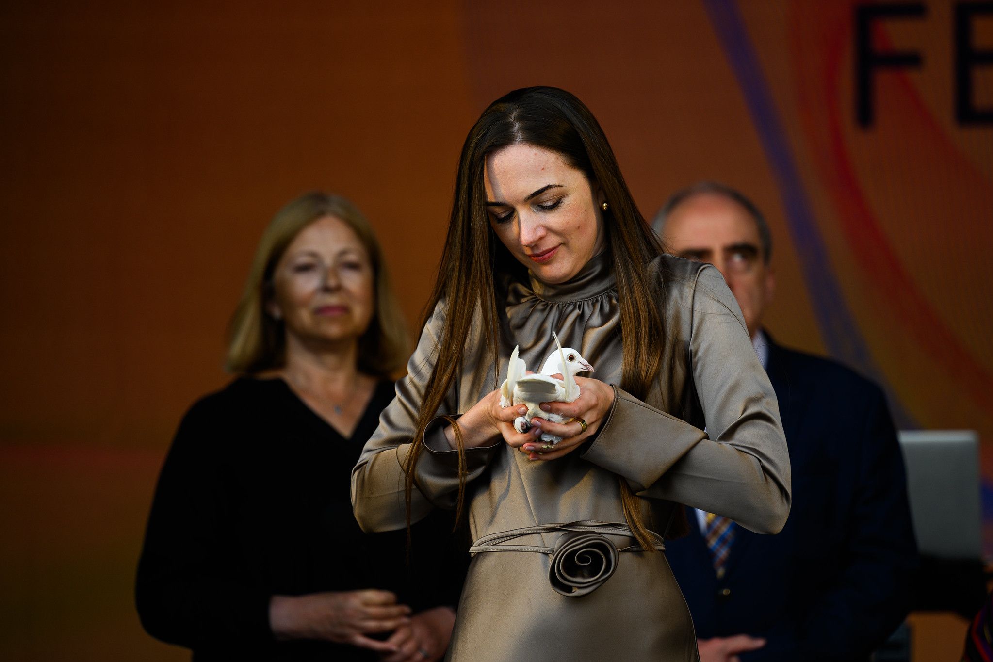 Oleksandra holder en due