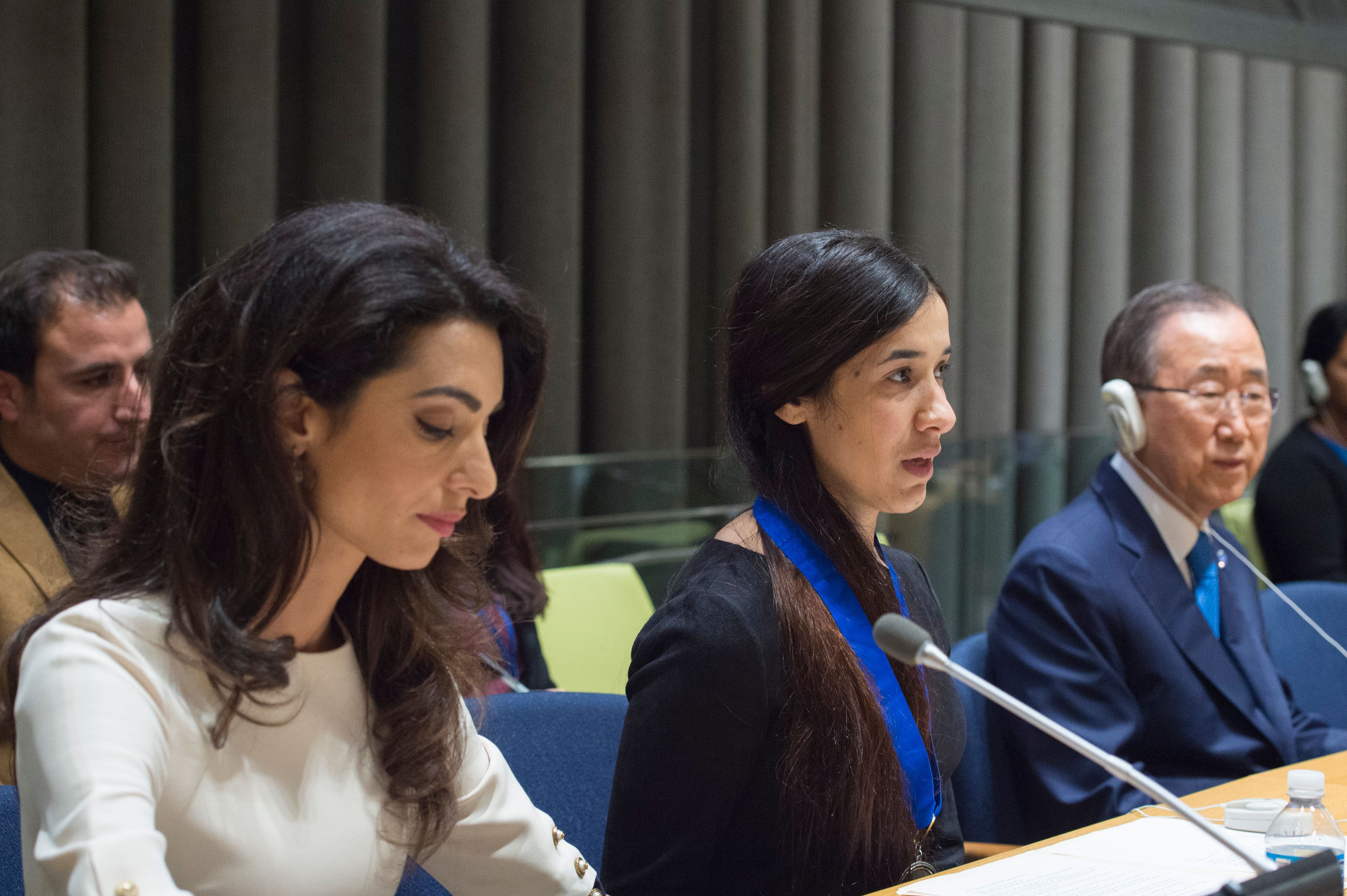 Nadia murad taler foran FN.