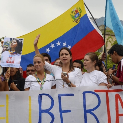 Maria corina under en demonstrasjon.